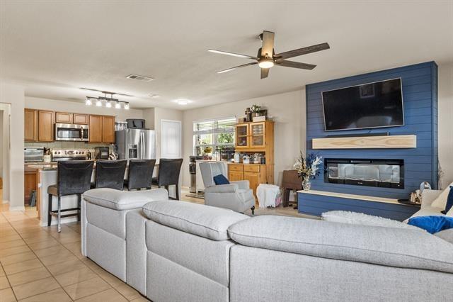 Glen Hollow Dr, Lancaster, TX 75134