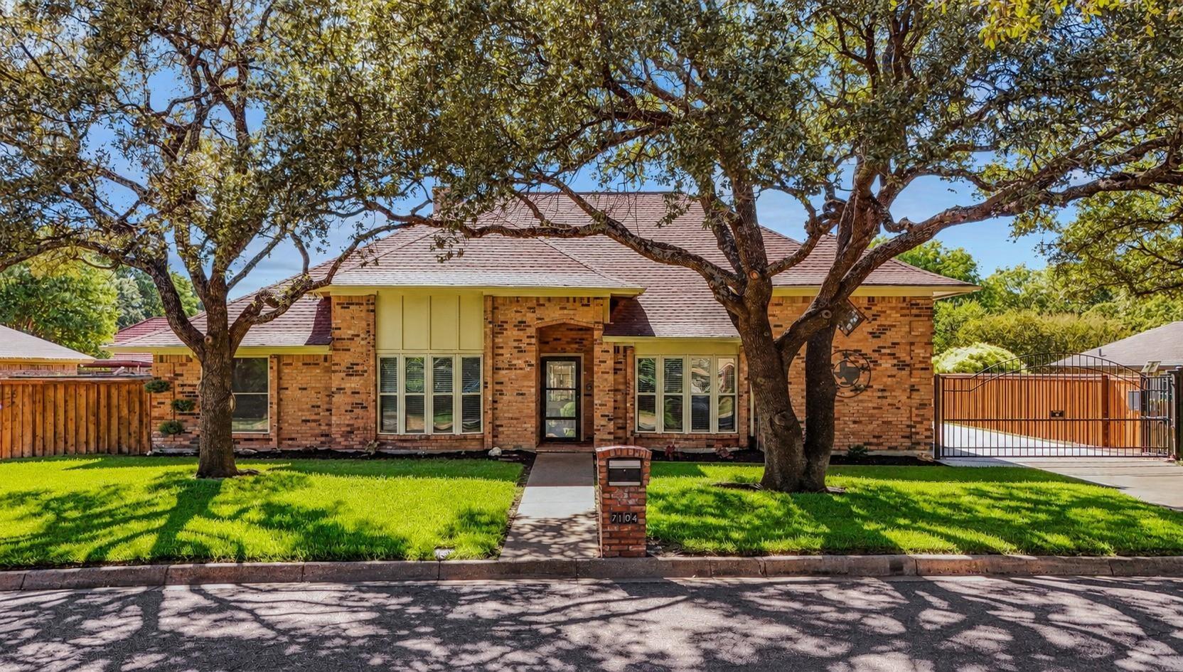 Church Park Dr, Fort Worth, TX 76133