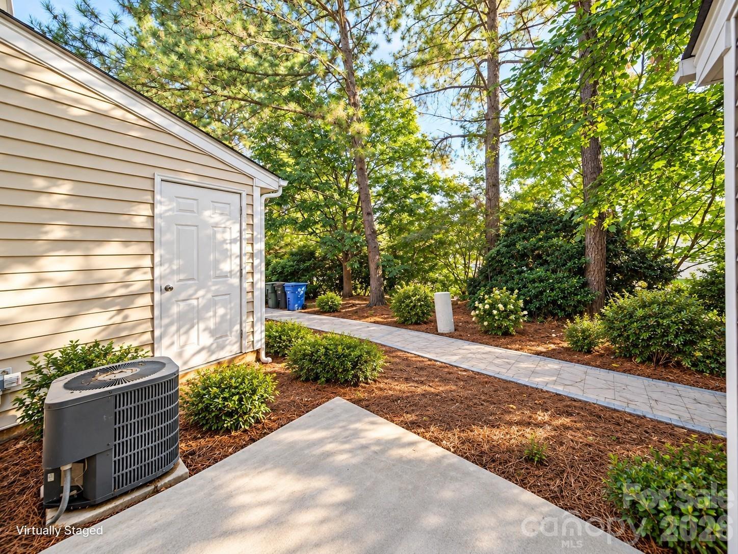 Mangum Cir, Mooresville, NC 28117