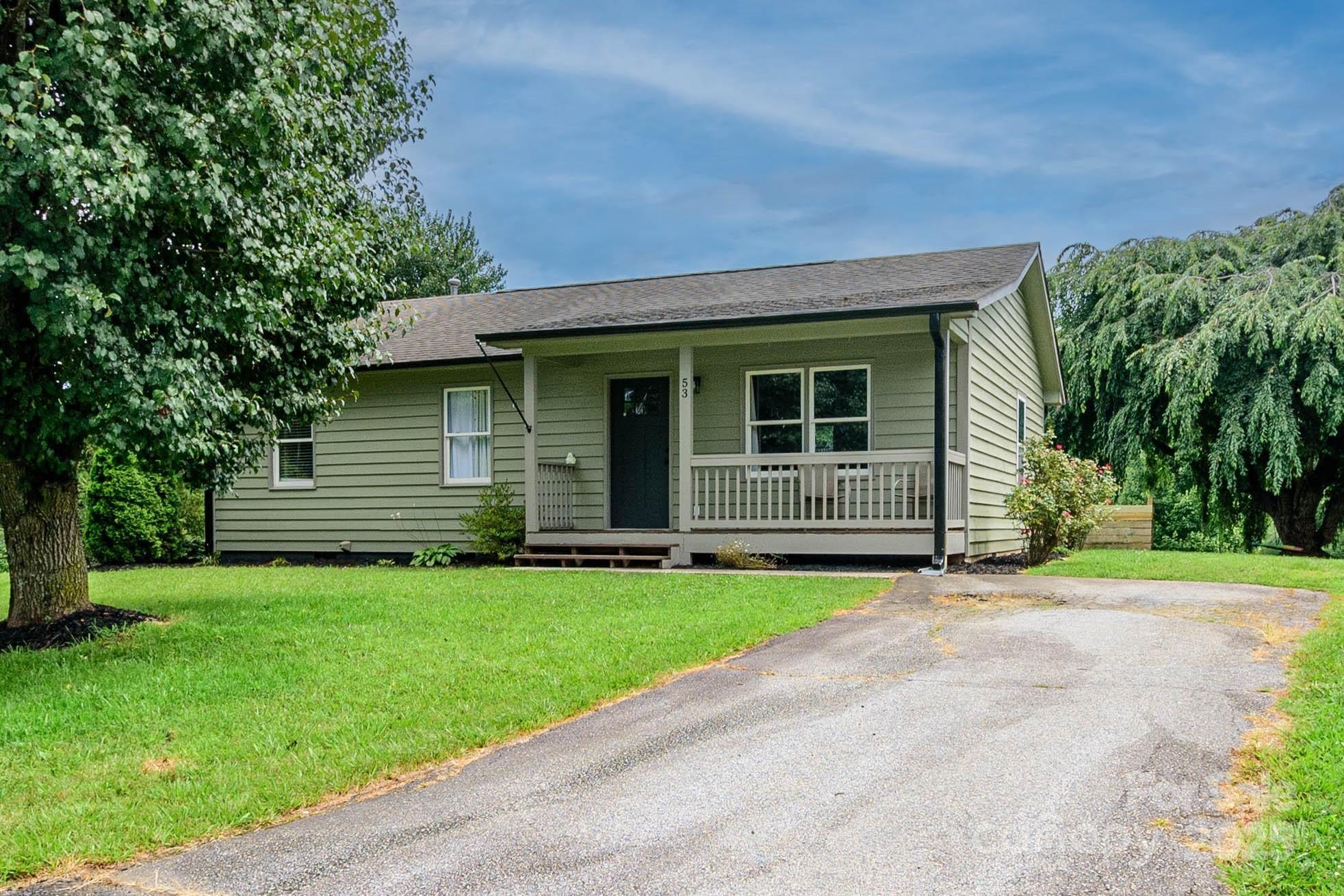 Mount Carmel Dr, Asheville, NC 28806