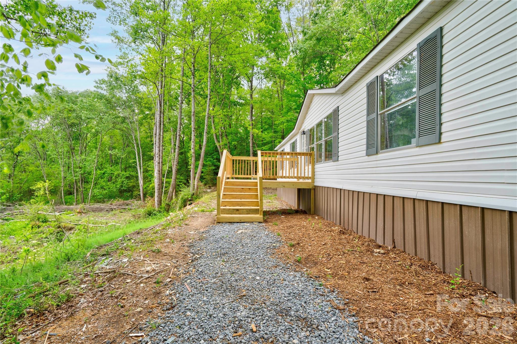 Knob Creek Dr, Lawndale, NC 28090