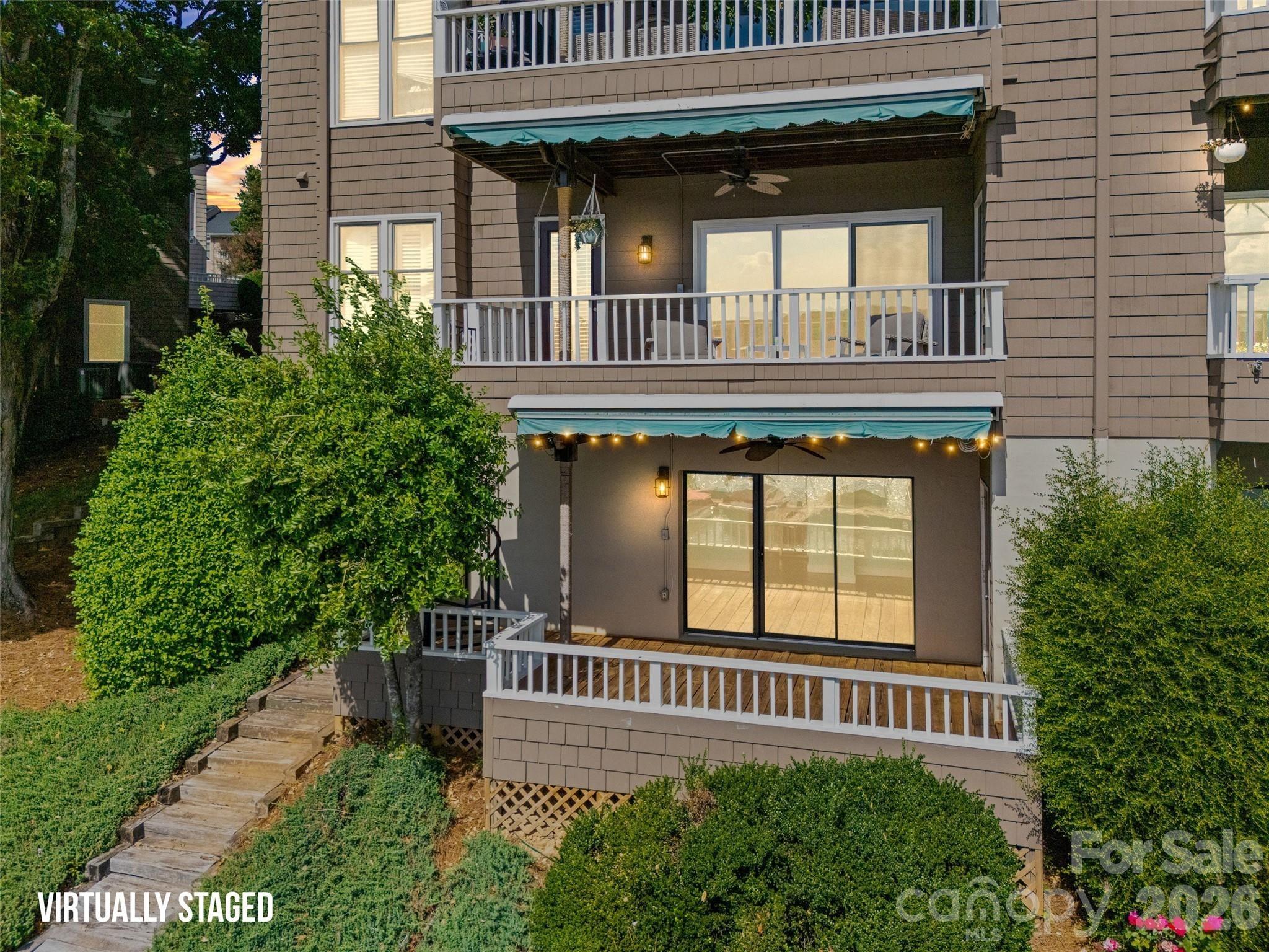 Lakefront Dr, Charlotte, NC 28278