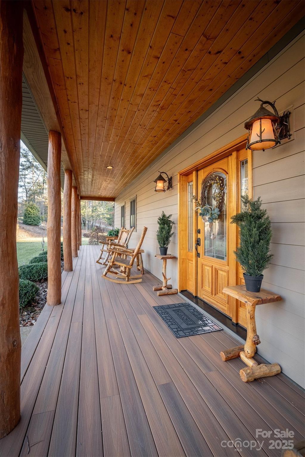 Johns Ridge Pkwy, Lenoir, NC 28645