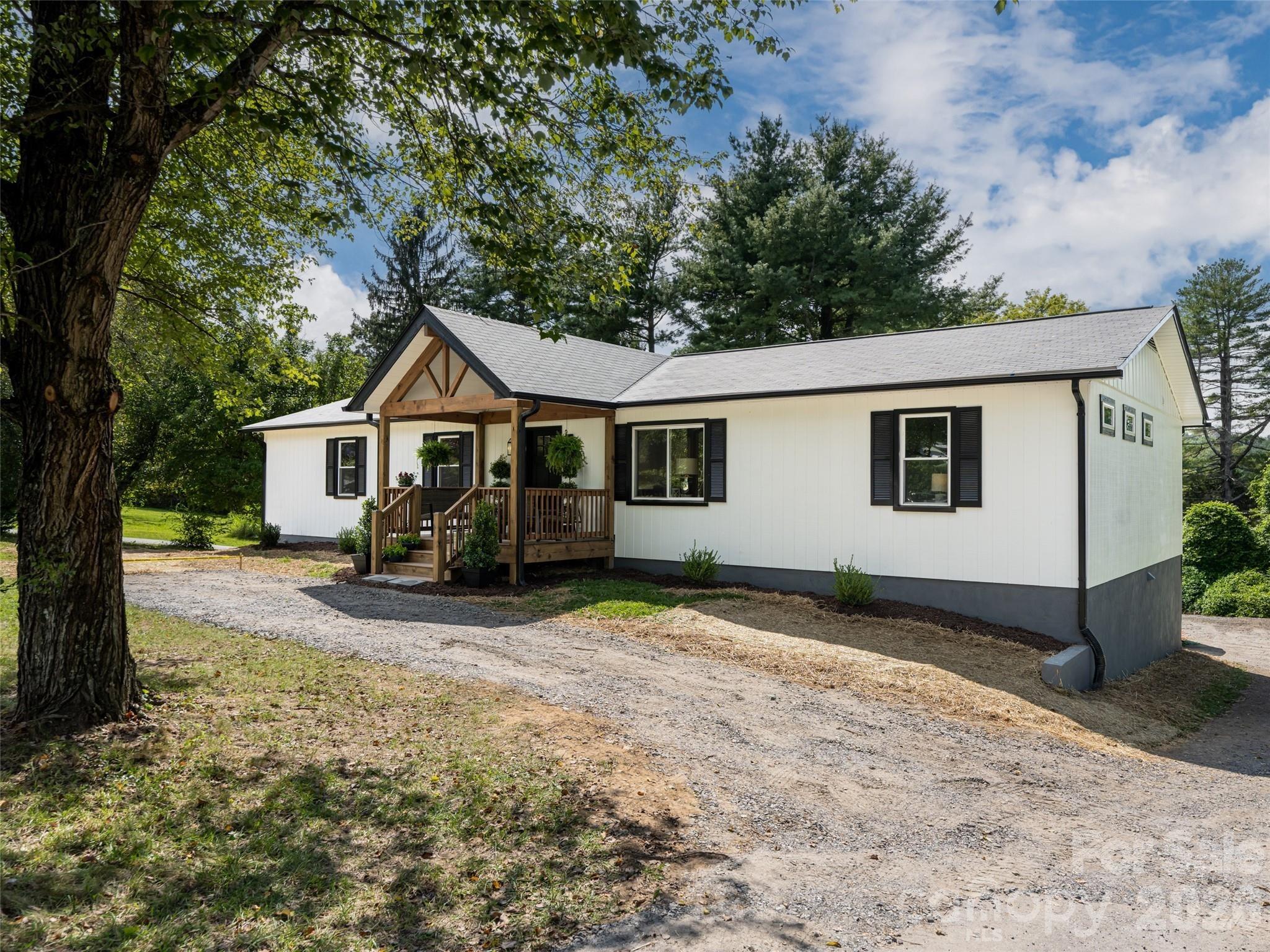 W Chapel Rd, Asheville, NC 28803
