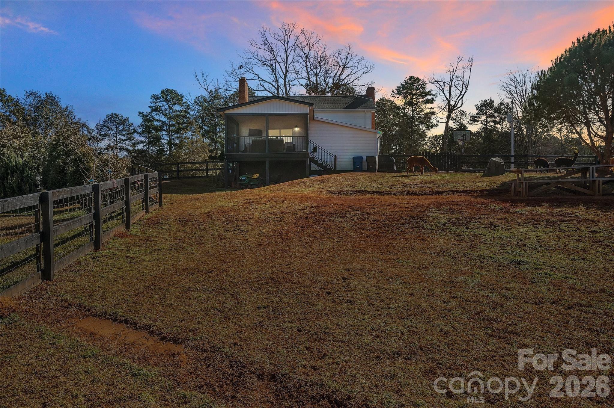 Grey Rd, Davidson, NC 28036