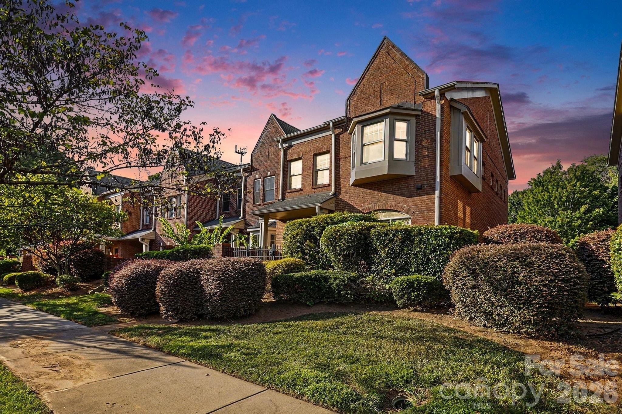 Dabney Vigor Dr, Charlotte, NC 28209