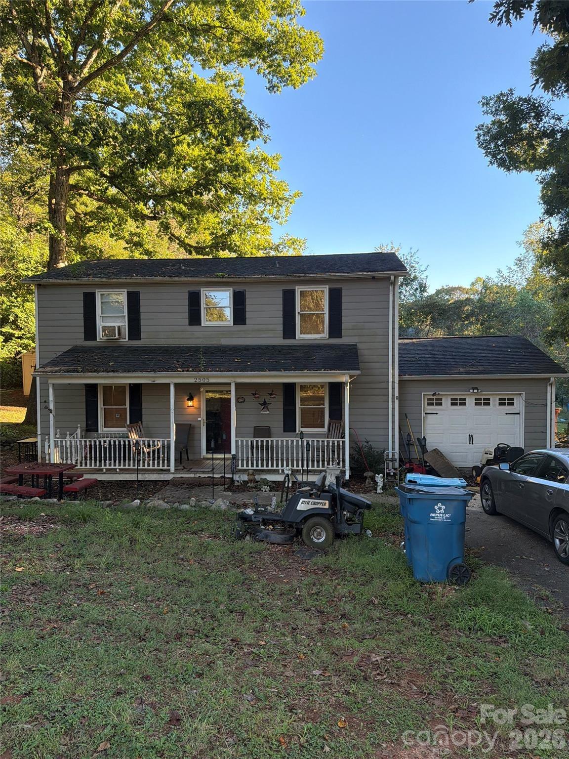Point St, Claremont, NC 28610