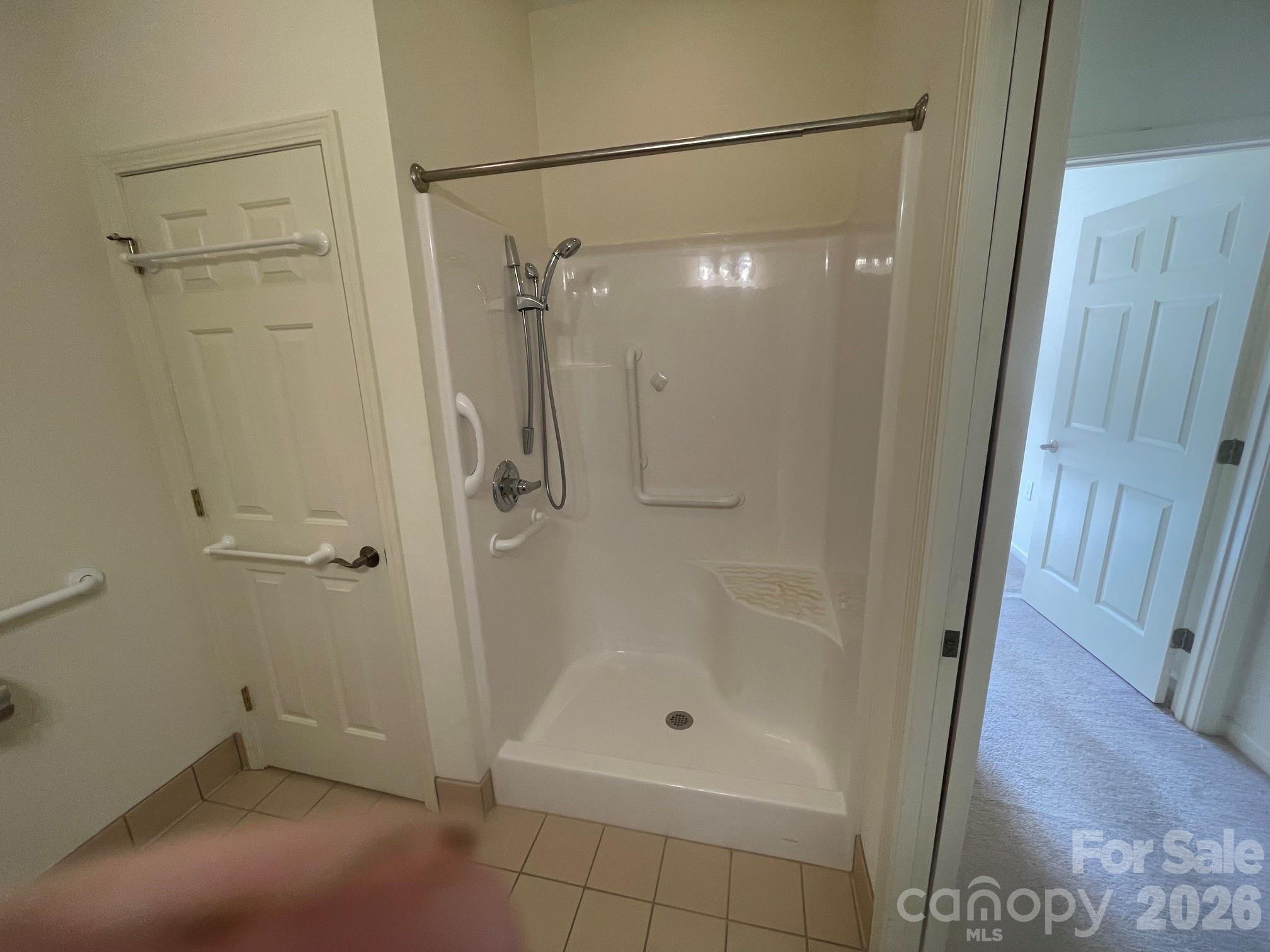 26th Ave Ne, Hickory, NC 28601
