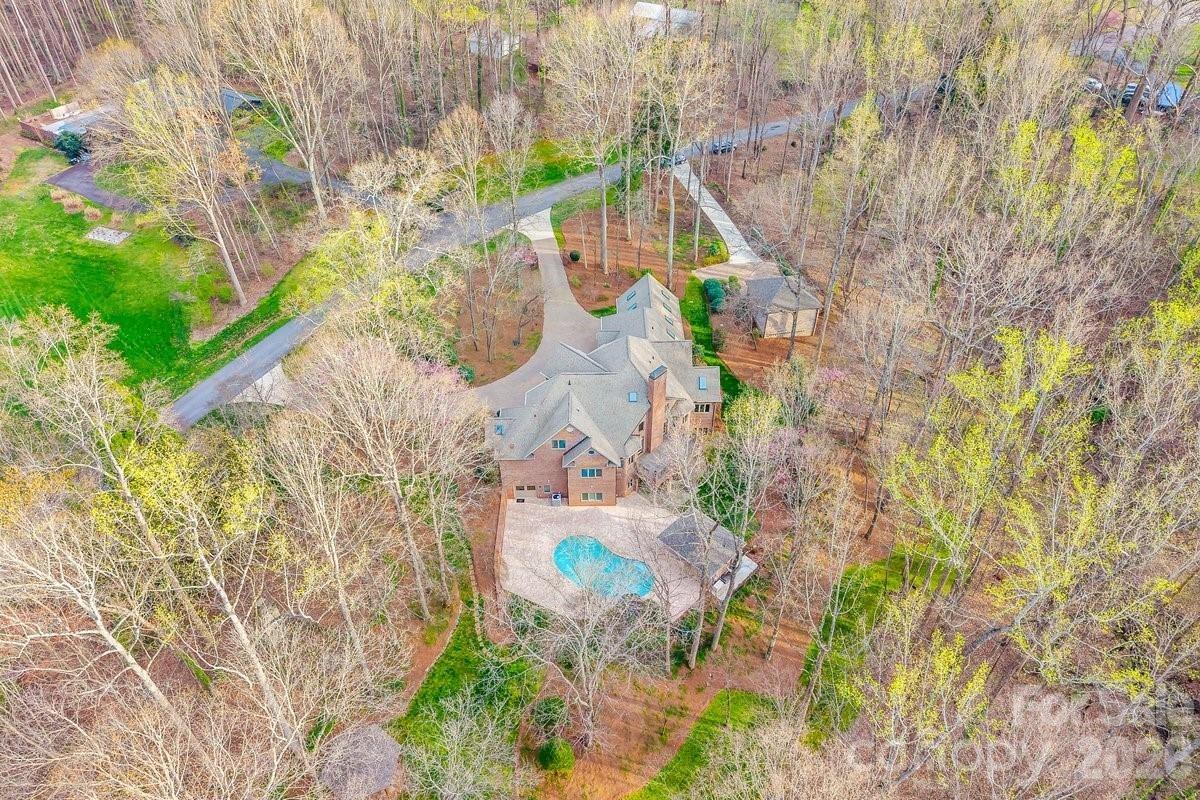 Rolling Green Dr, Newton, NC 28658