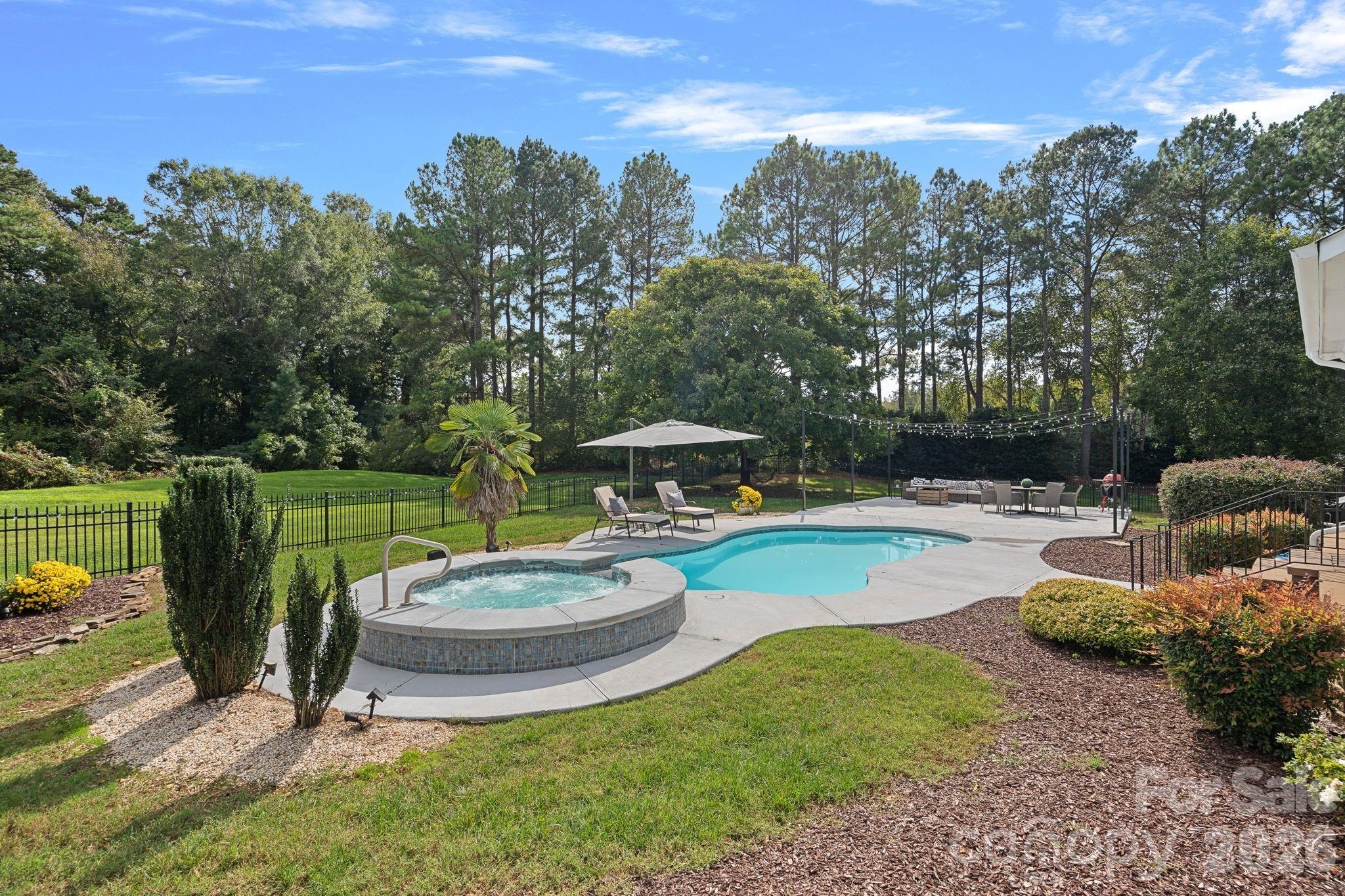 Boundary Oaks Ct, Davidson, NC 28036