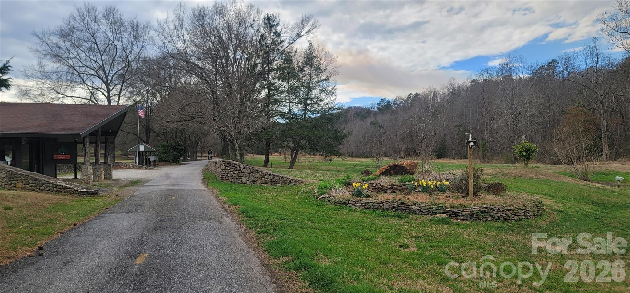 Kinglet Rd, Connelly Springs, NC 28612