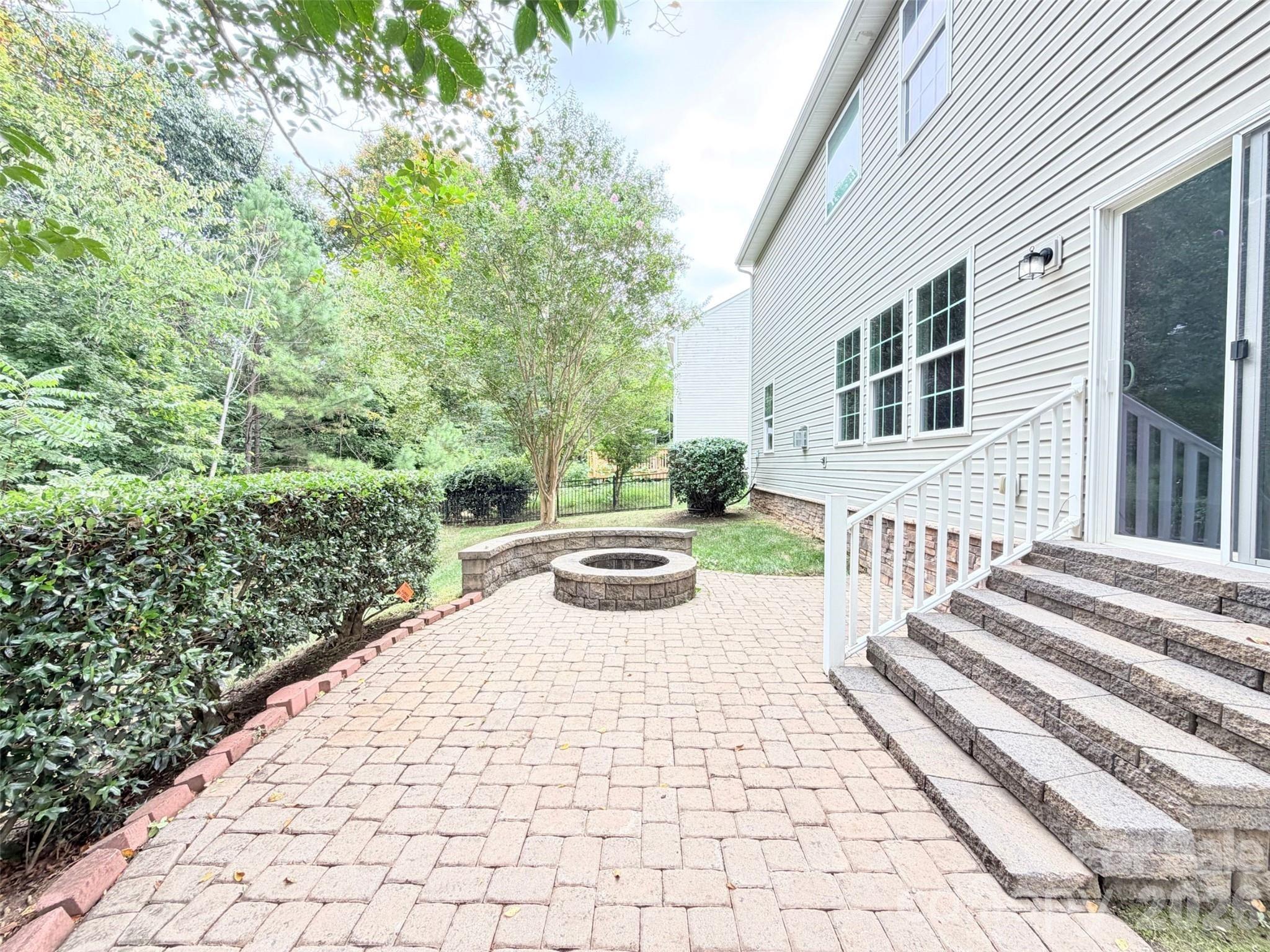 Kinley Commons Ln, Charlotte, NC 28278