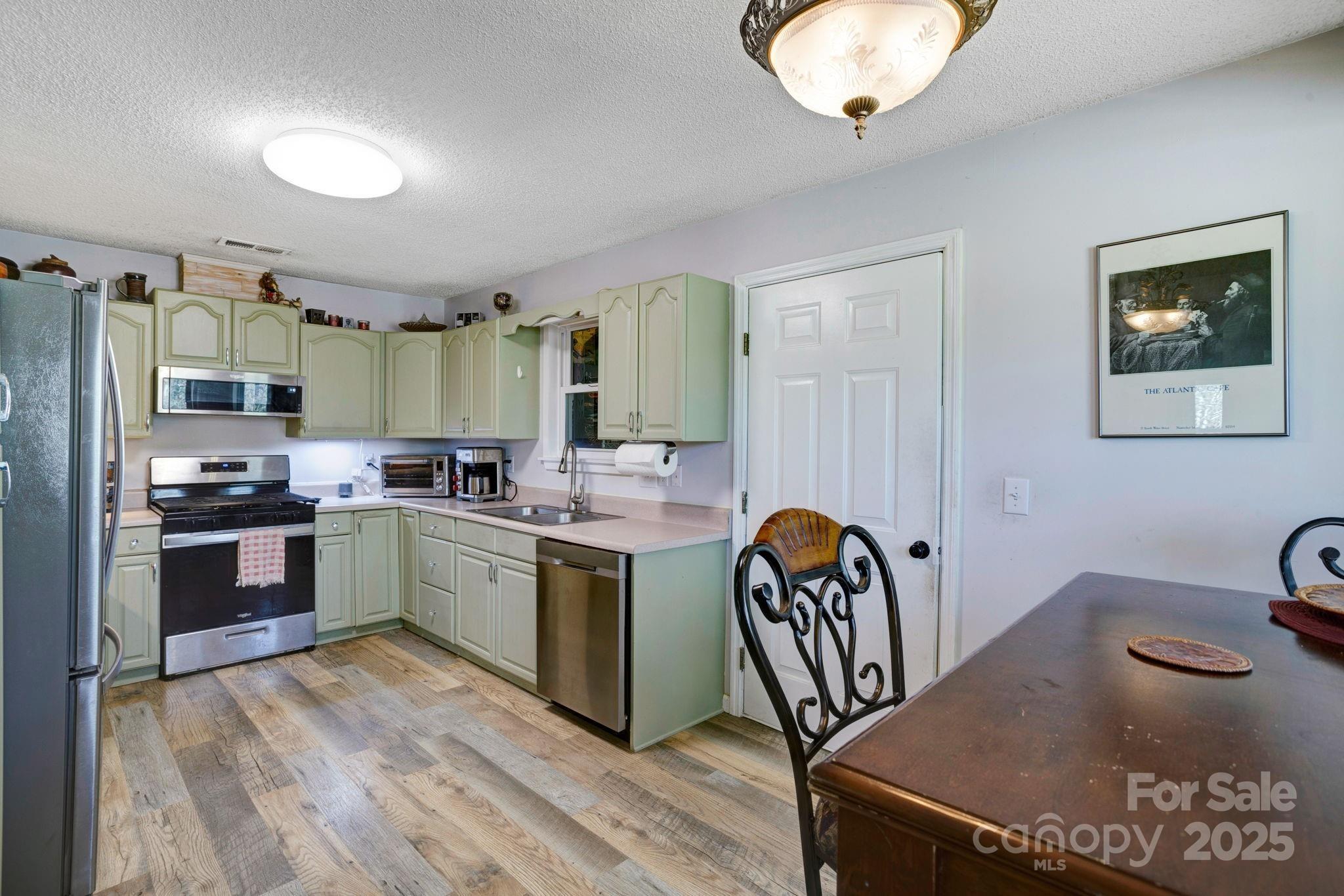 Vandora Suits Rd, Murphy, NC 28906