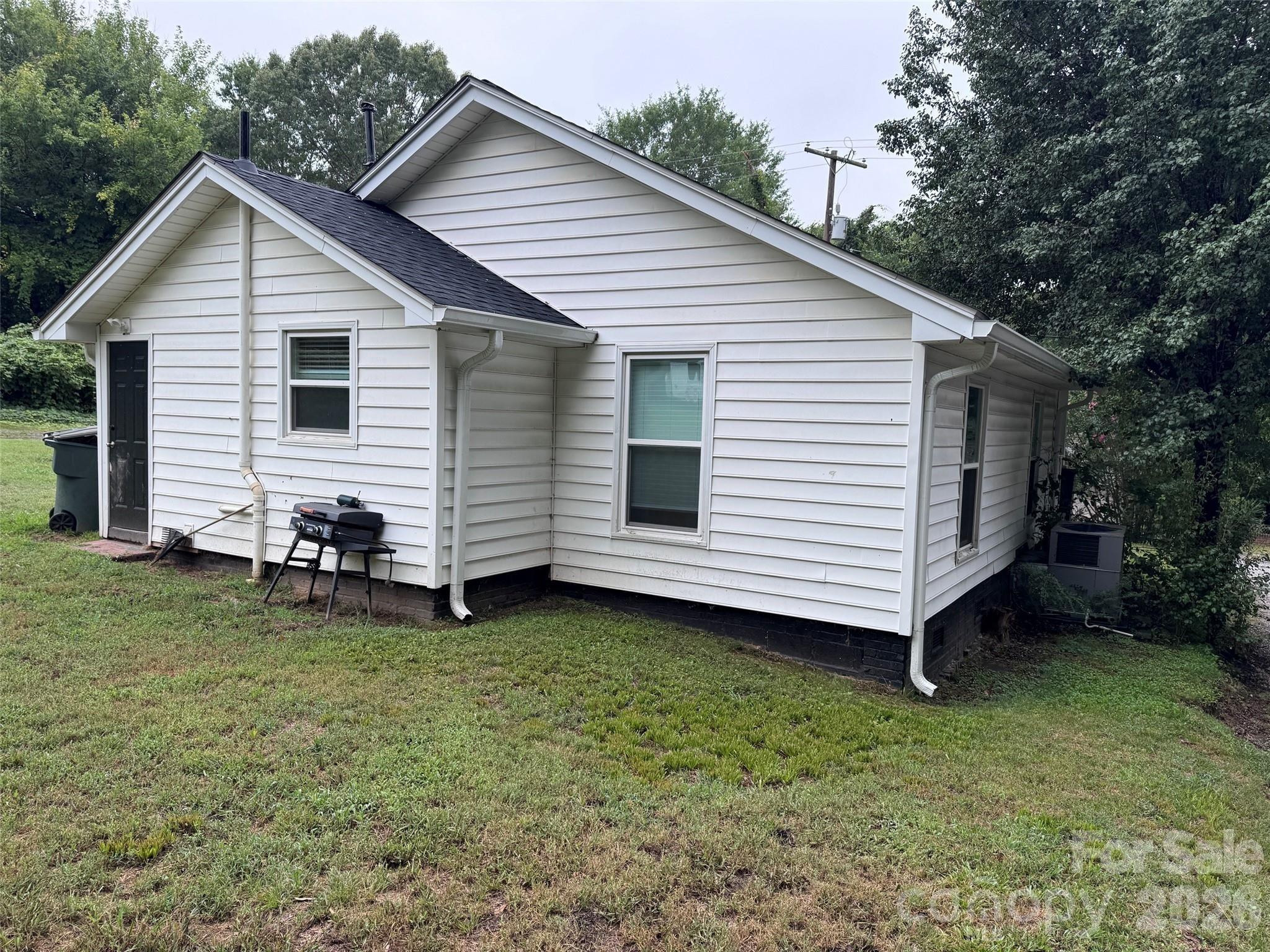 S Gray St, Gastonia, NC 28052