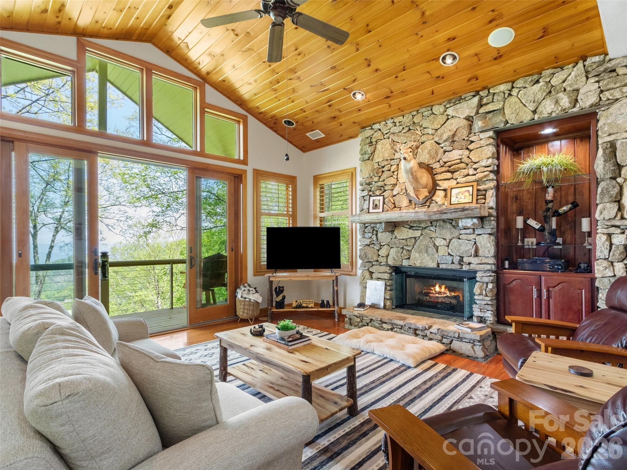 Sunset Point Rd, Burnsville, NC 28714