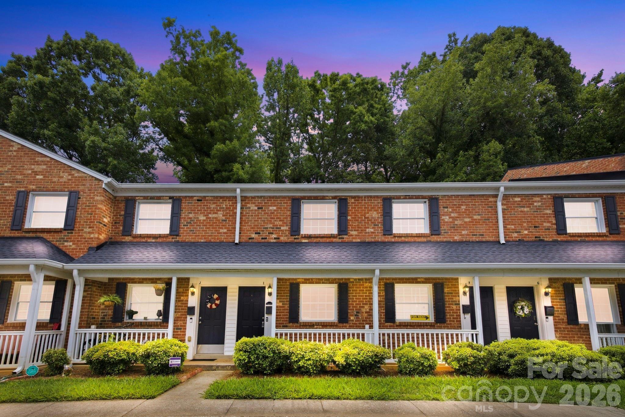 Green Oaks Ln, Charlotte, NC 28205