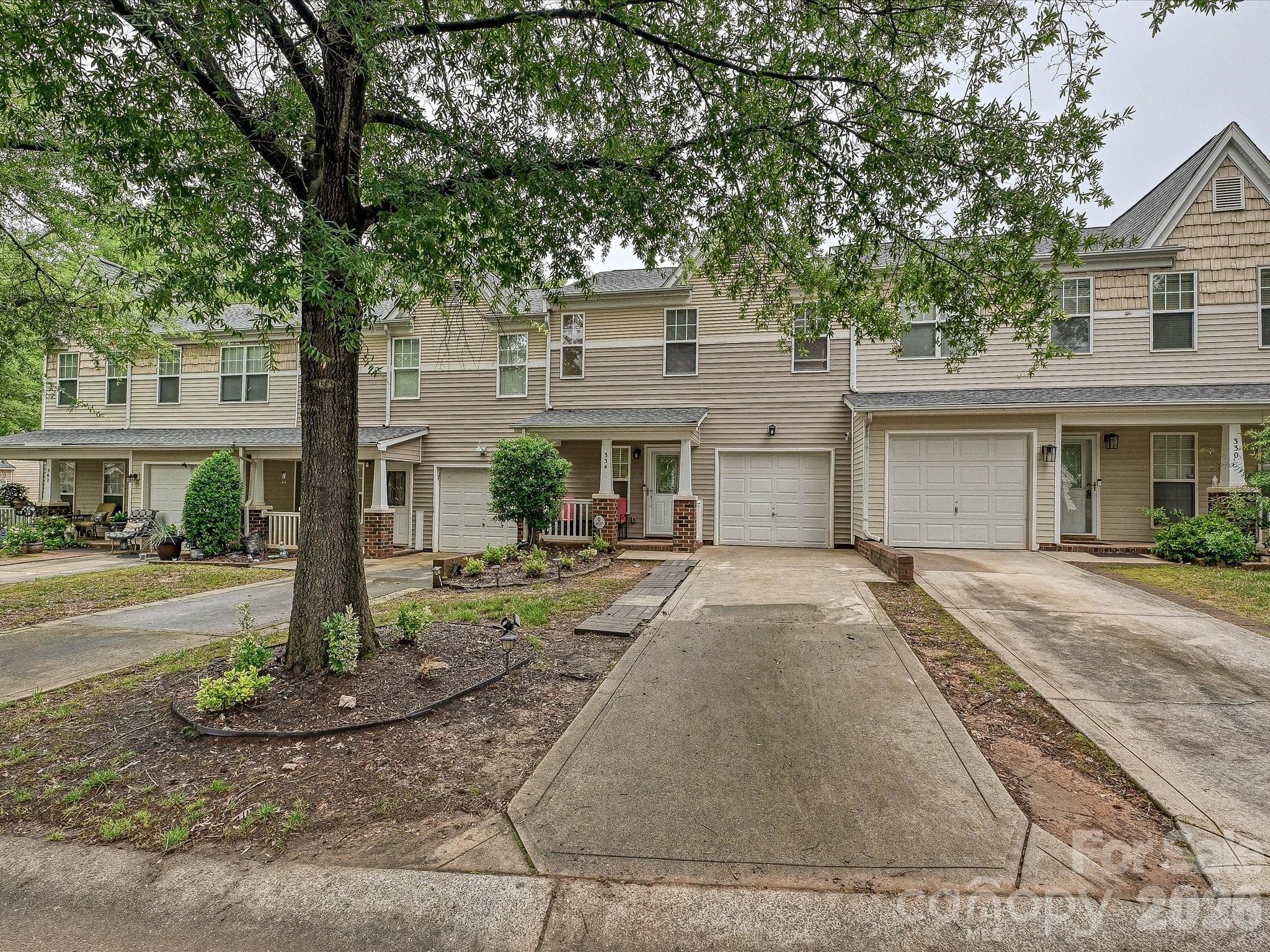 Bridal Veil Dr, Charlotte, NC 28217
