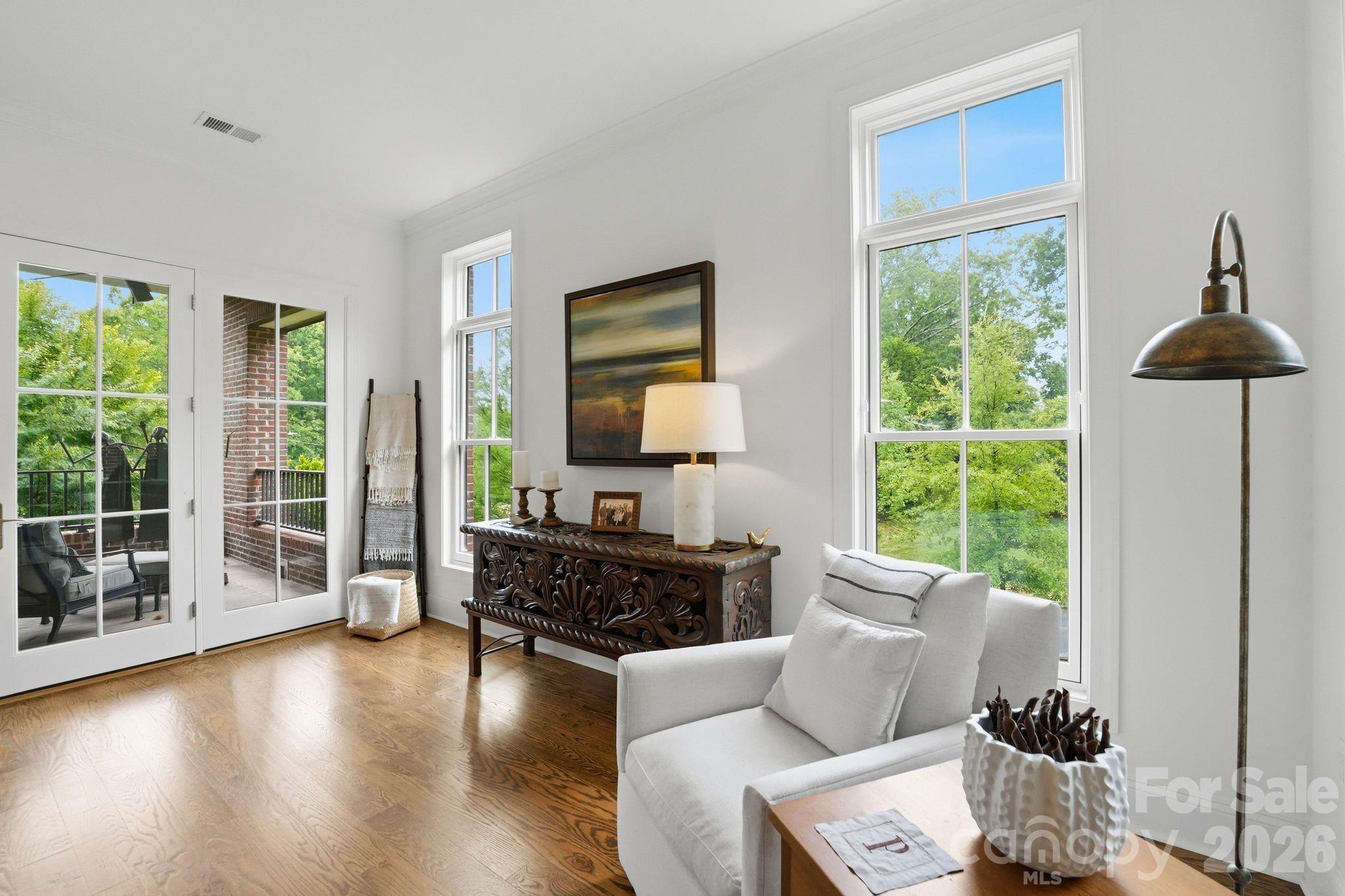 Selwyn Ave, Charlotte, NC 28207
