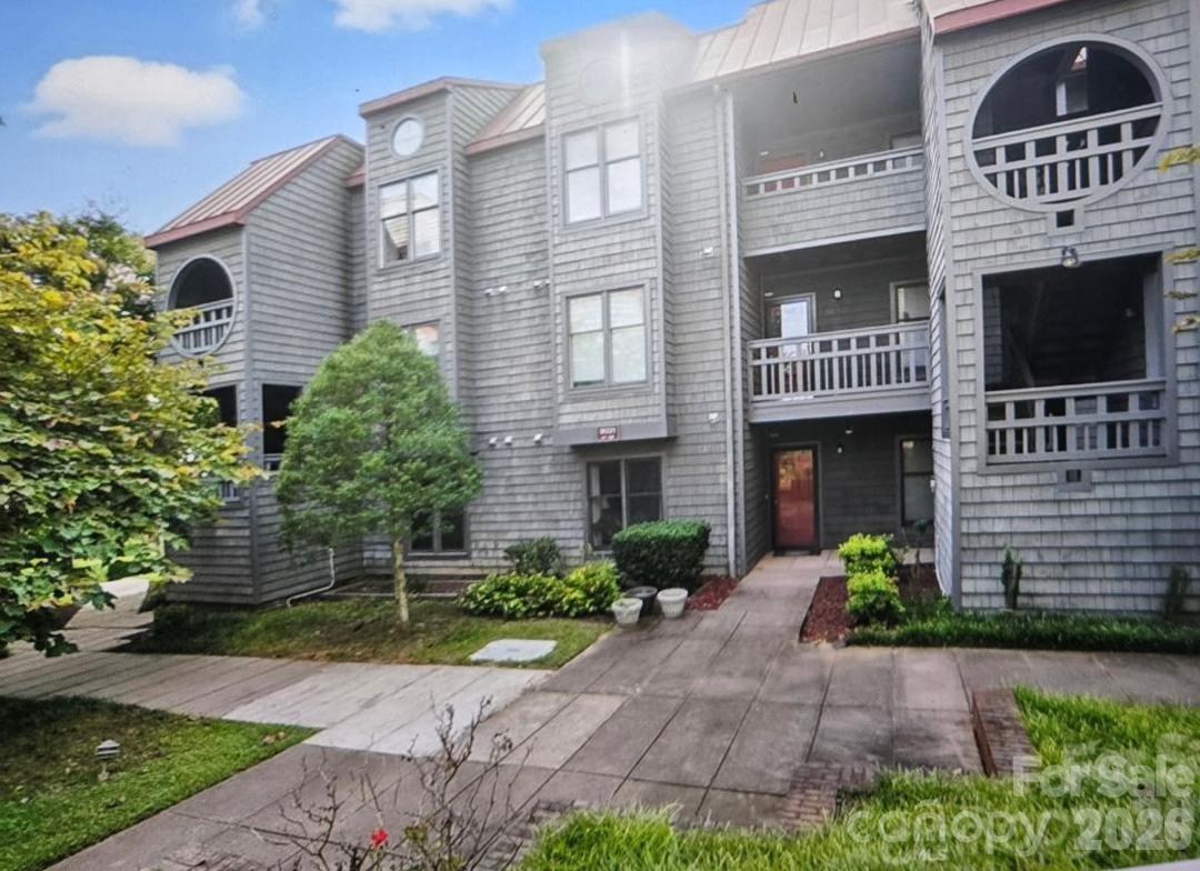 J M Keynes Dr, Charlotte, NC 28262