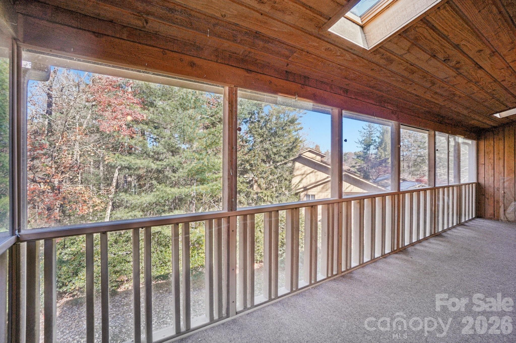 N Scarlet Oak Ln, Hendersonville, NC 28791