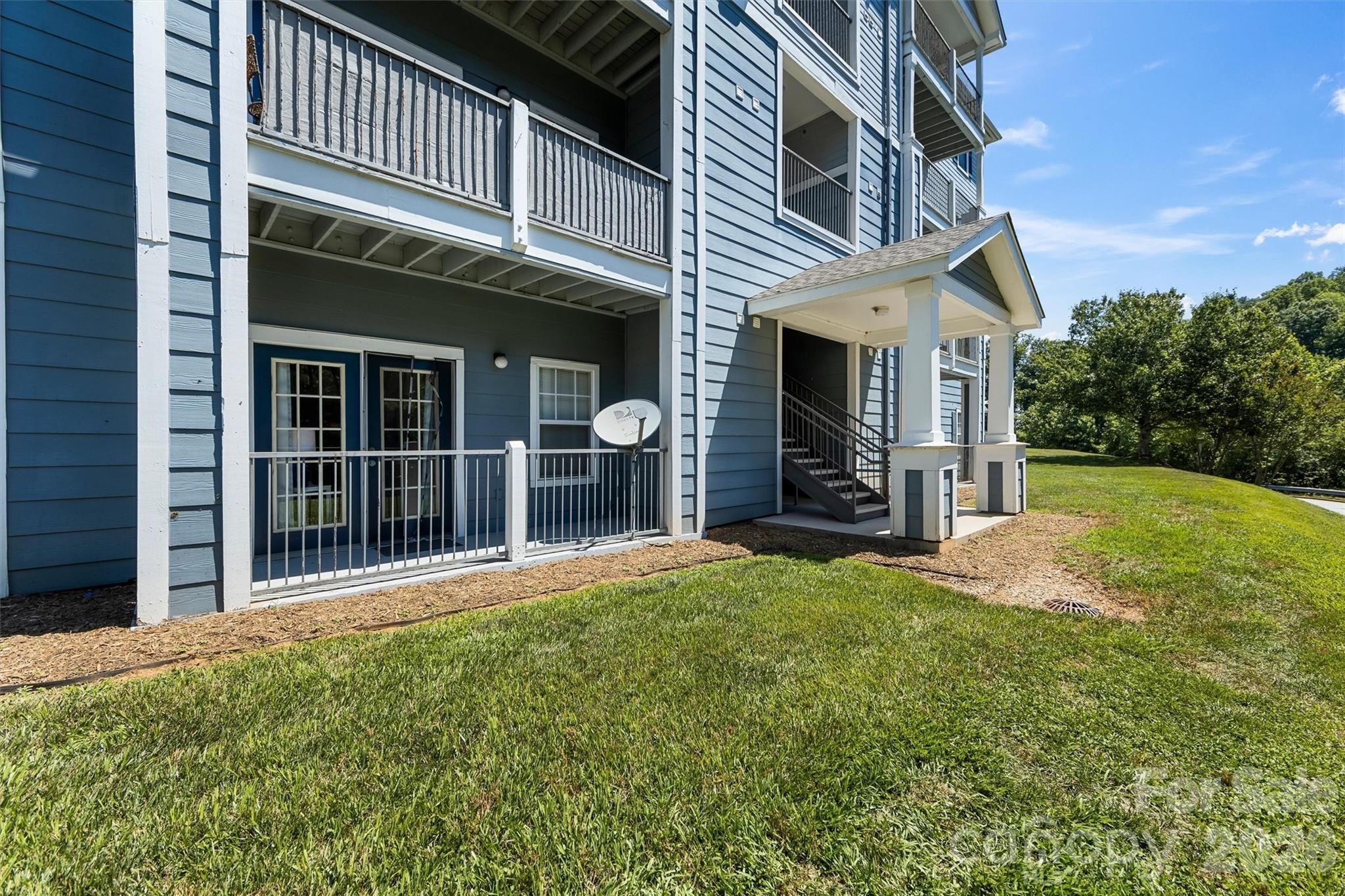 Vista Lake Dr, Candler, NC 28715