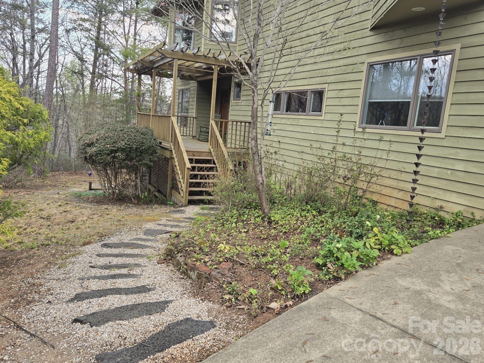 Wilson Ct, Lake Lure, NC 28746