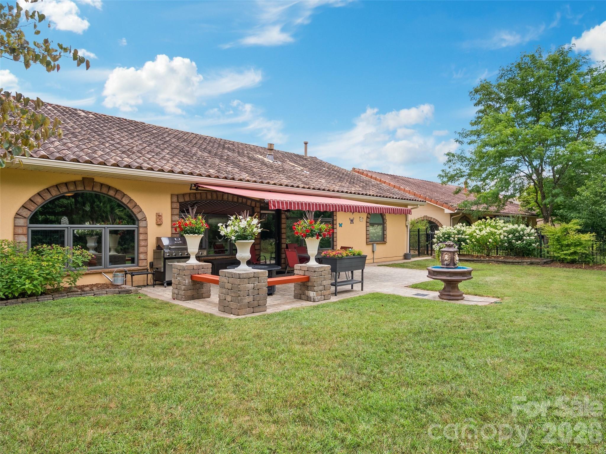 Pacifico Dr, Asheville, NC 28806