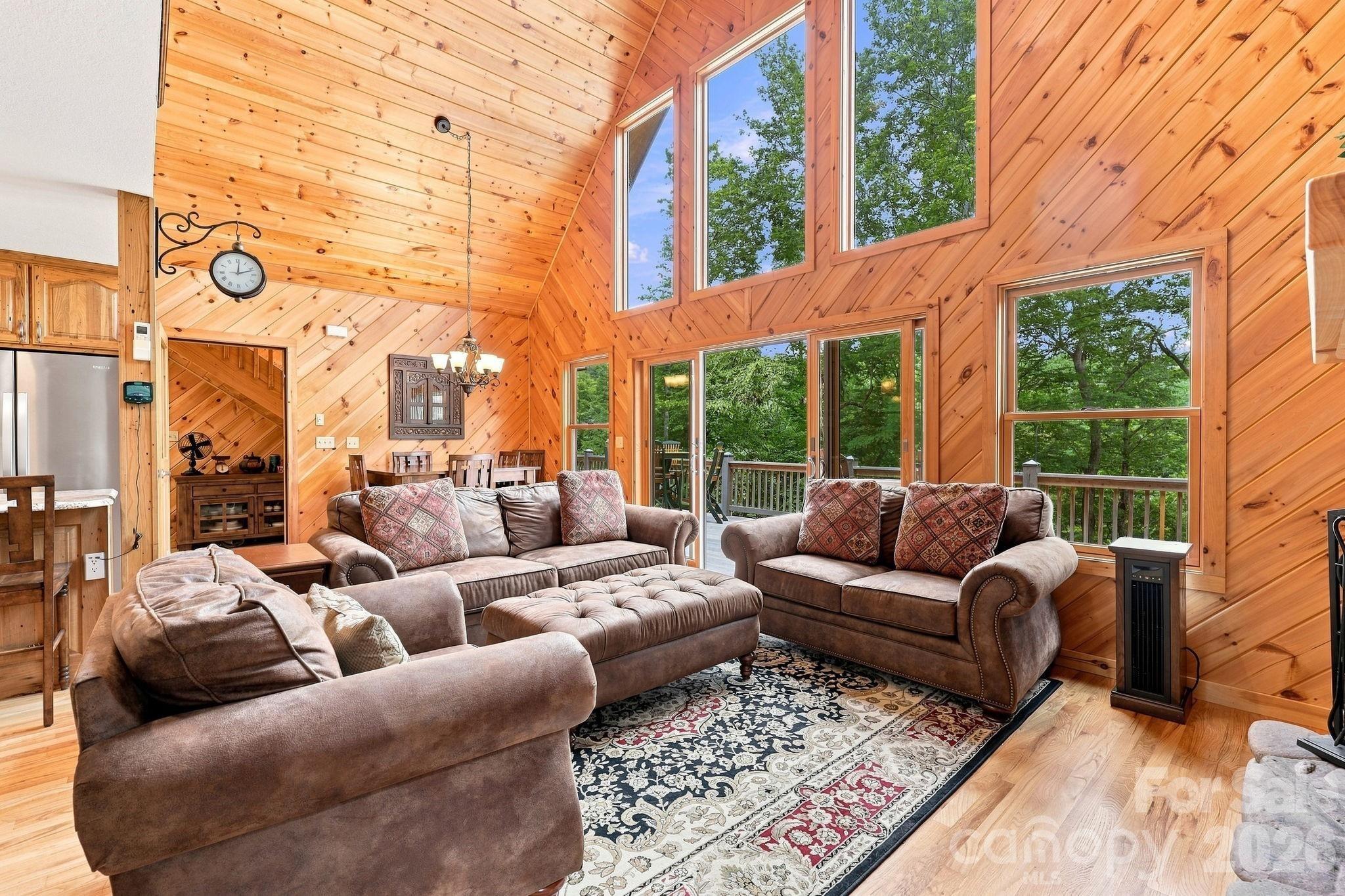 Winter Star Loop, Burnsville, NC 28714