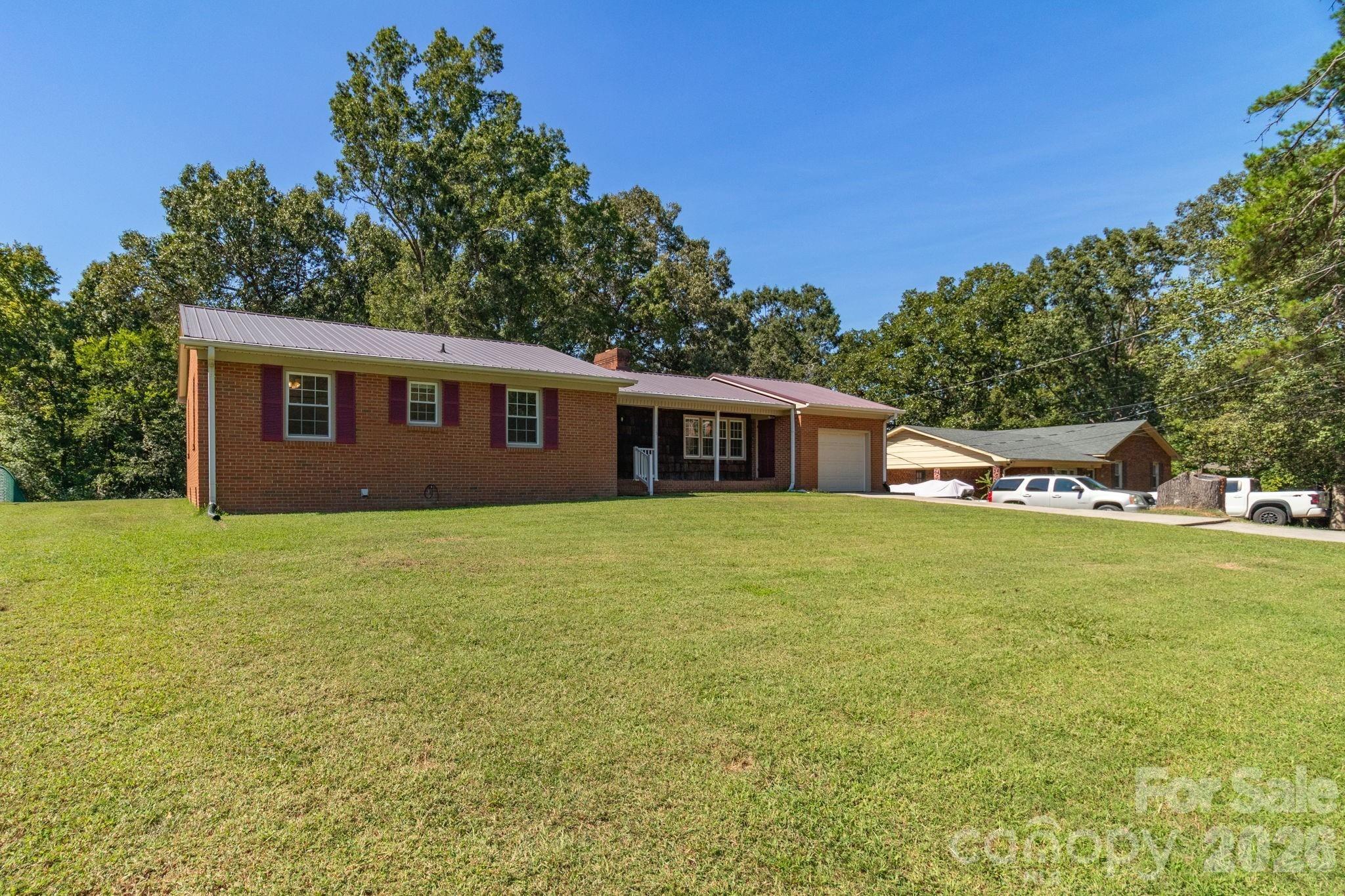 Monroe Dr, Lexington, NC 27295