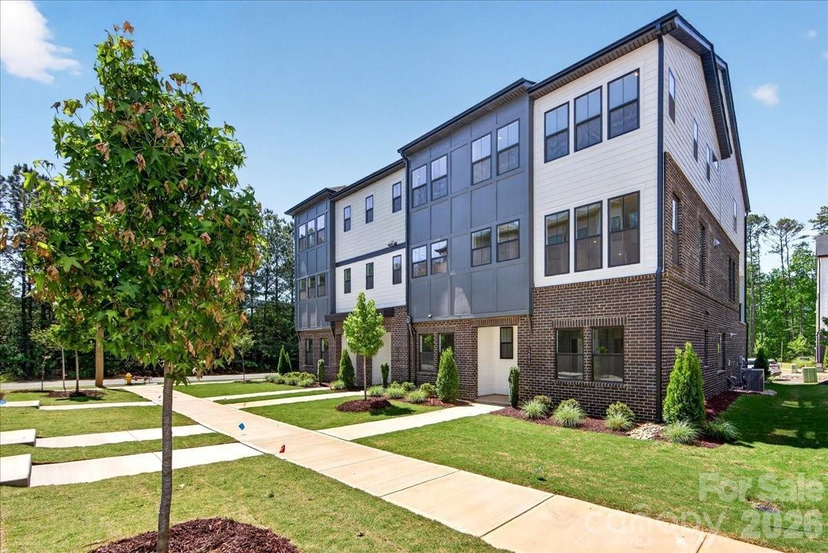 Elsa Ln, Charlotte, NC 28277