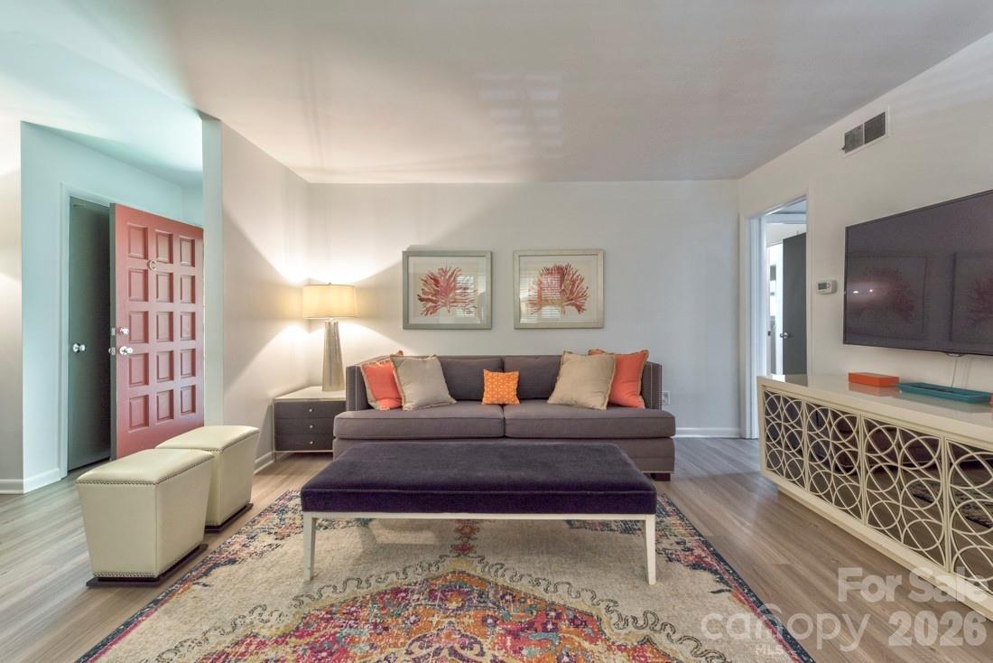 Coronado Dr, Charlotte, NC 28212