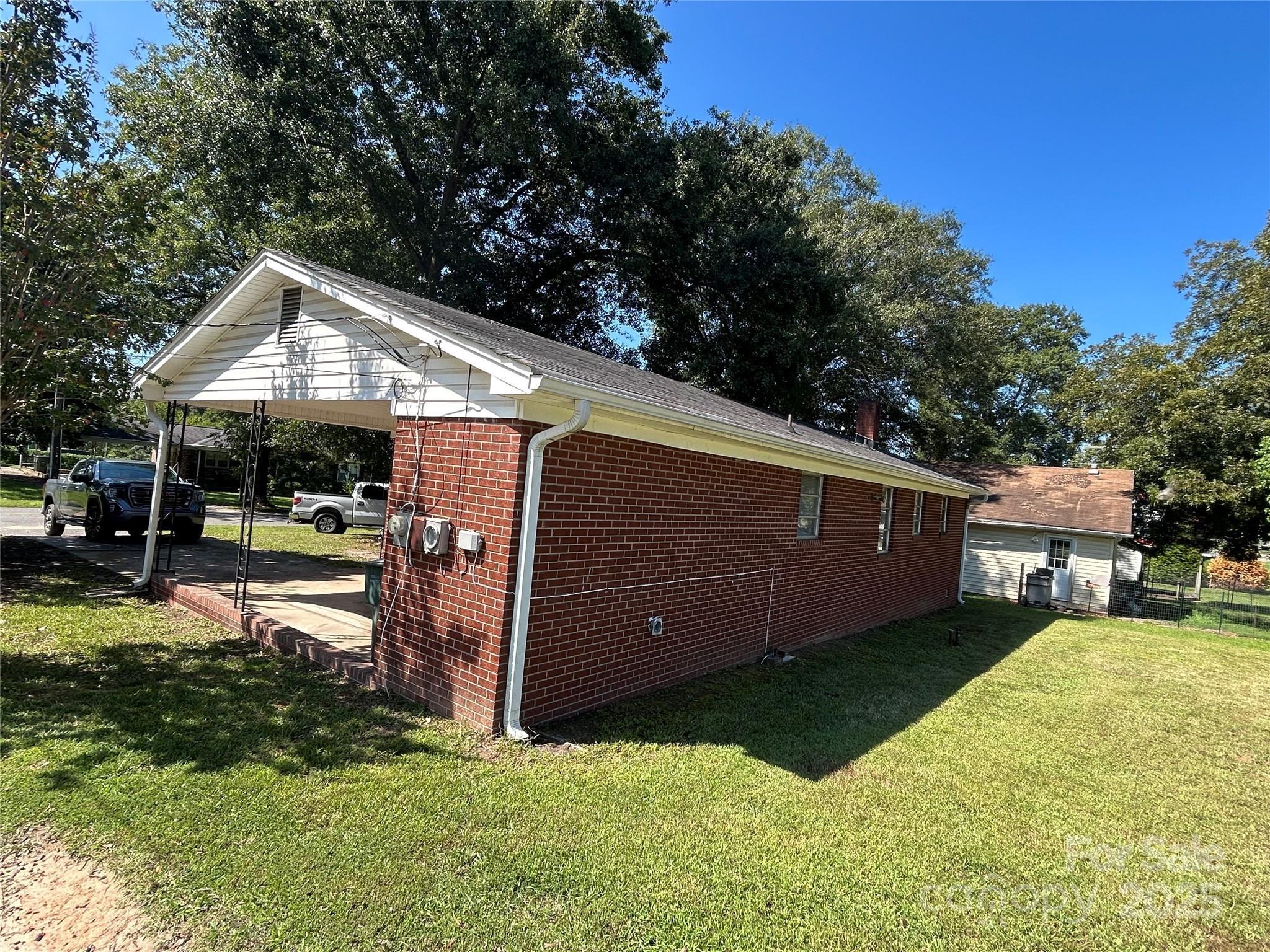 W 5th Ave, Gastonia, NC 28052