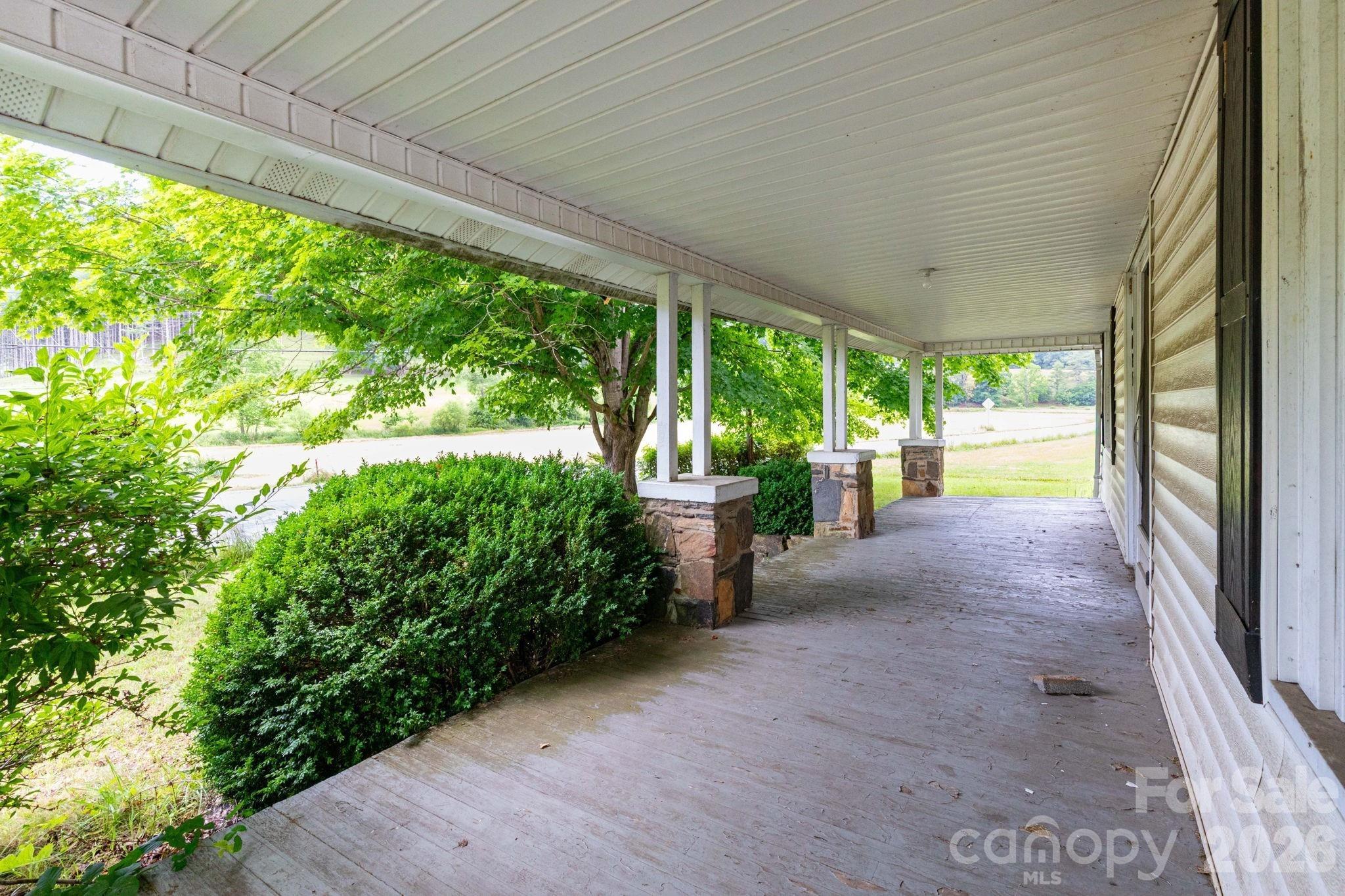 Jacks Creek Rd, Burnsville, NC 28714