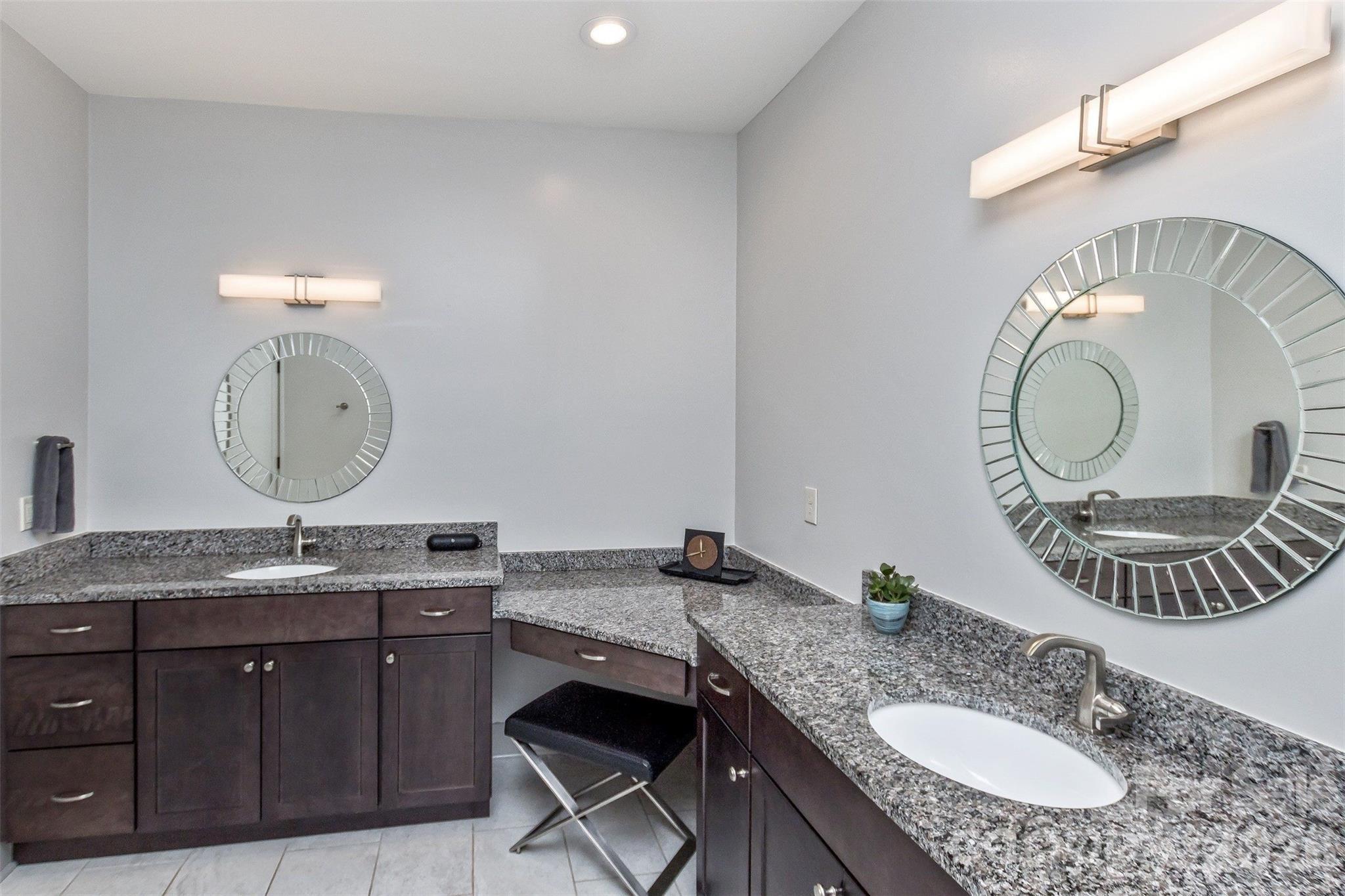 Copper Valley Ln, Hendersonville, NC 28739