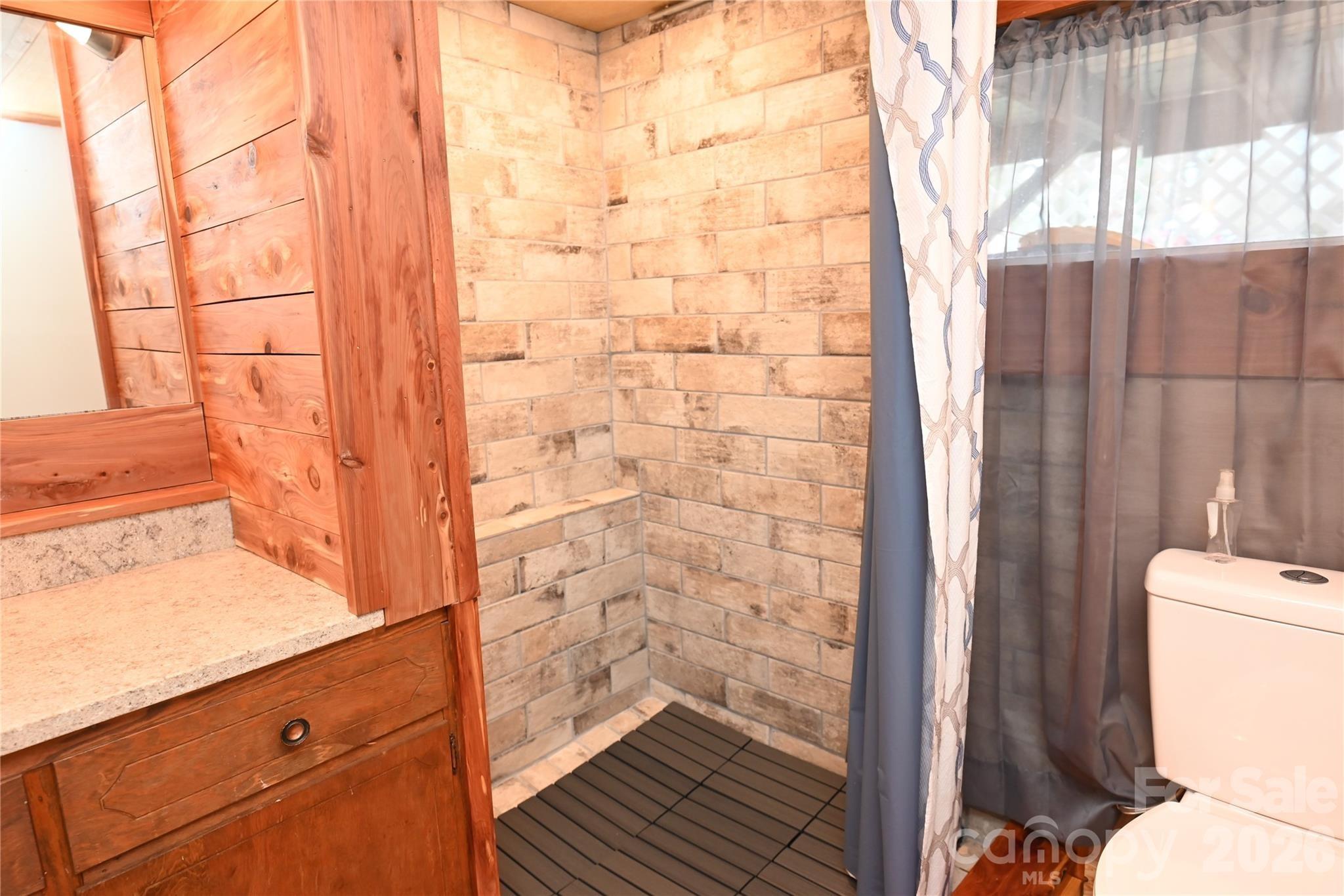 Clouse Ln, Taylorsville, NC 28681