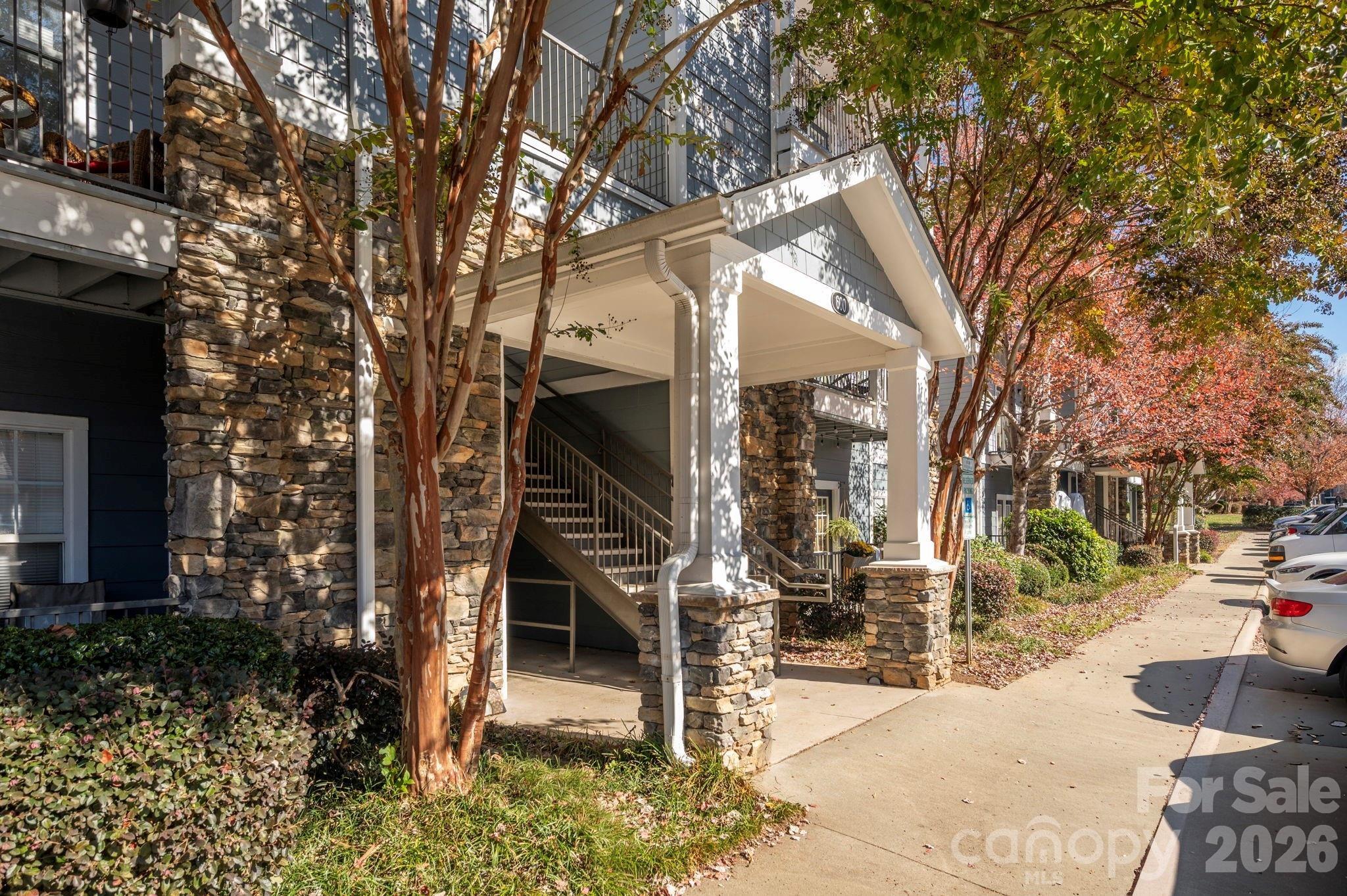 Vista Lake Dr, Candler, NC 28715