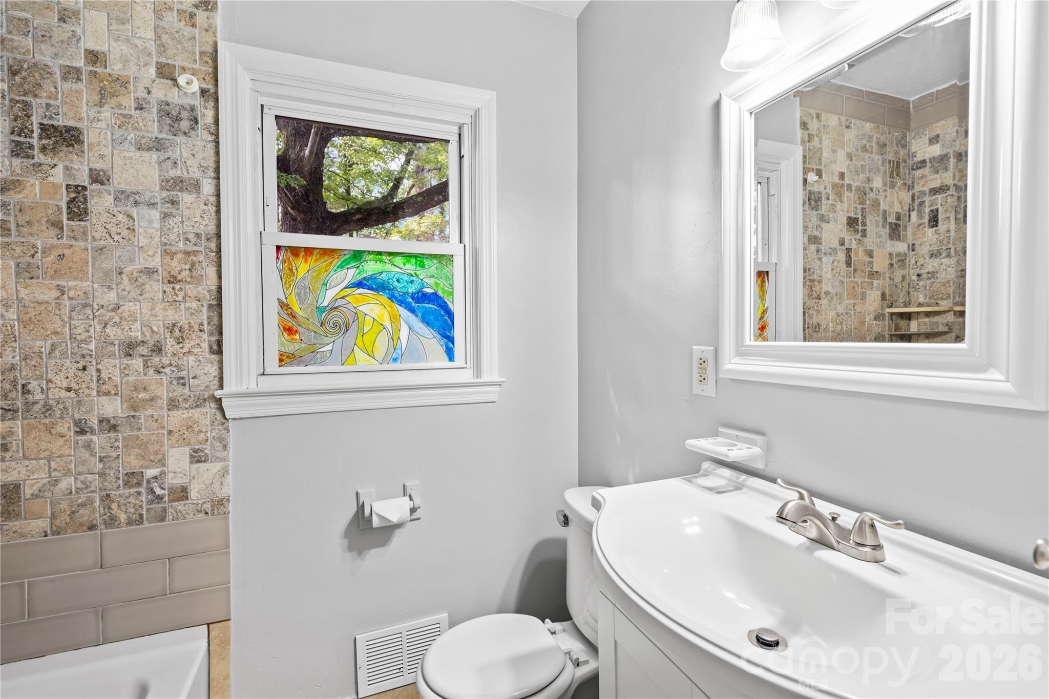 Wilshire Dr, Asheville, NC 28806
