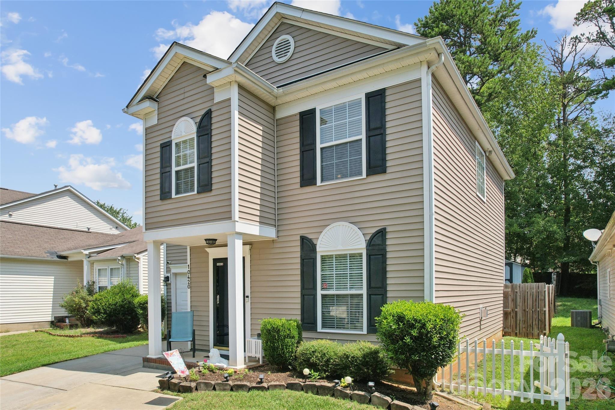 Hugue Way, Charlotte, NC 28214