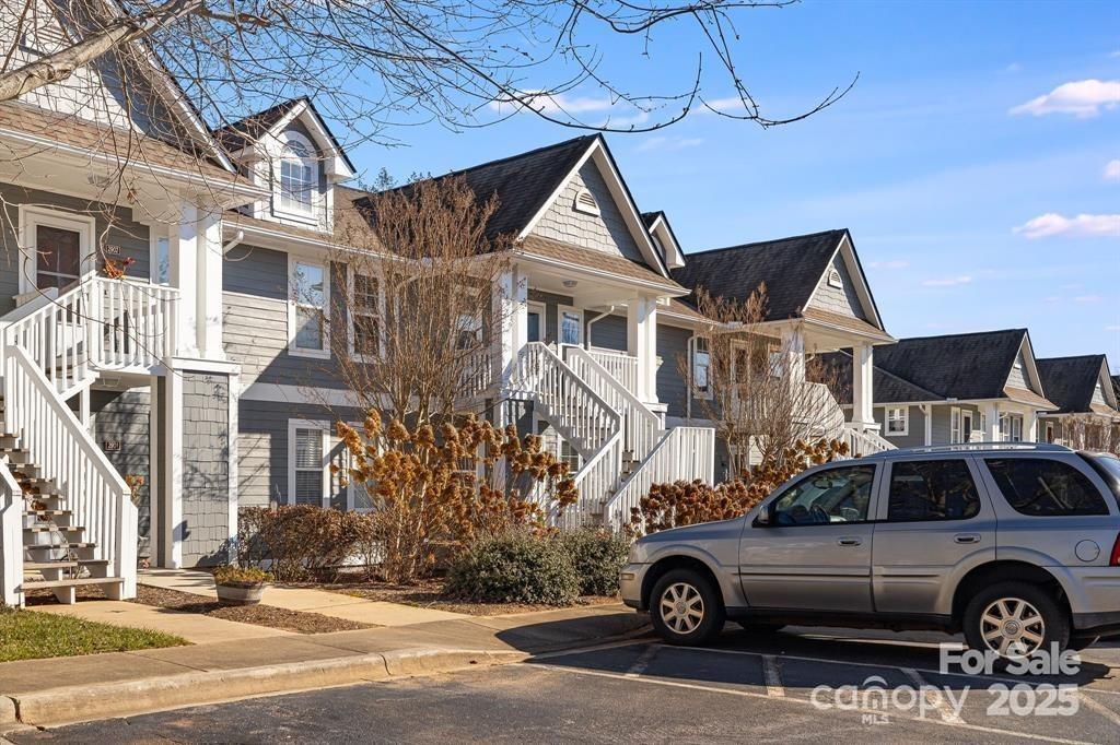 Sagamore Ln, Asheville, NC 28806