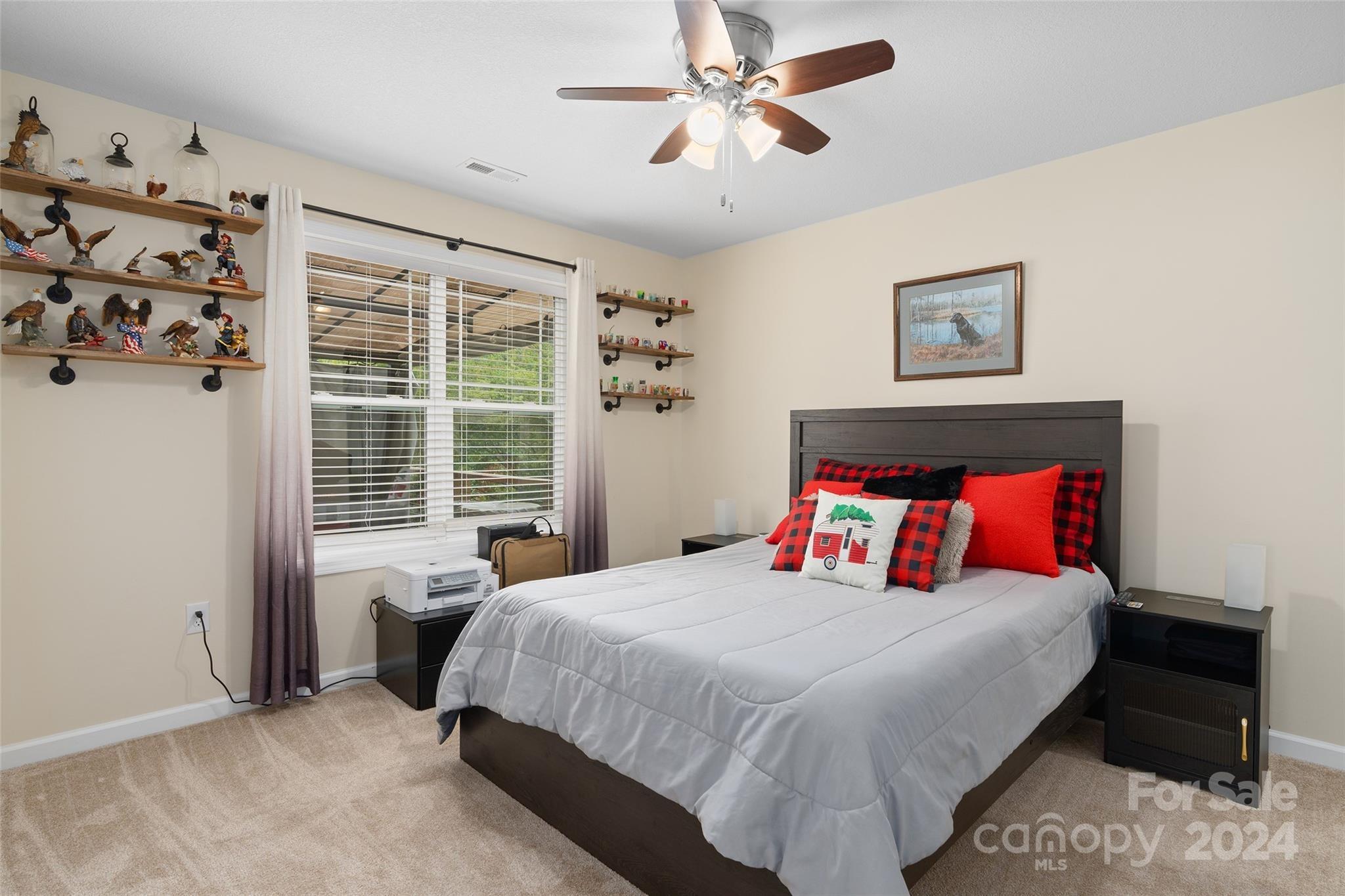 February Ln, Waynesville, NC 28785