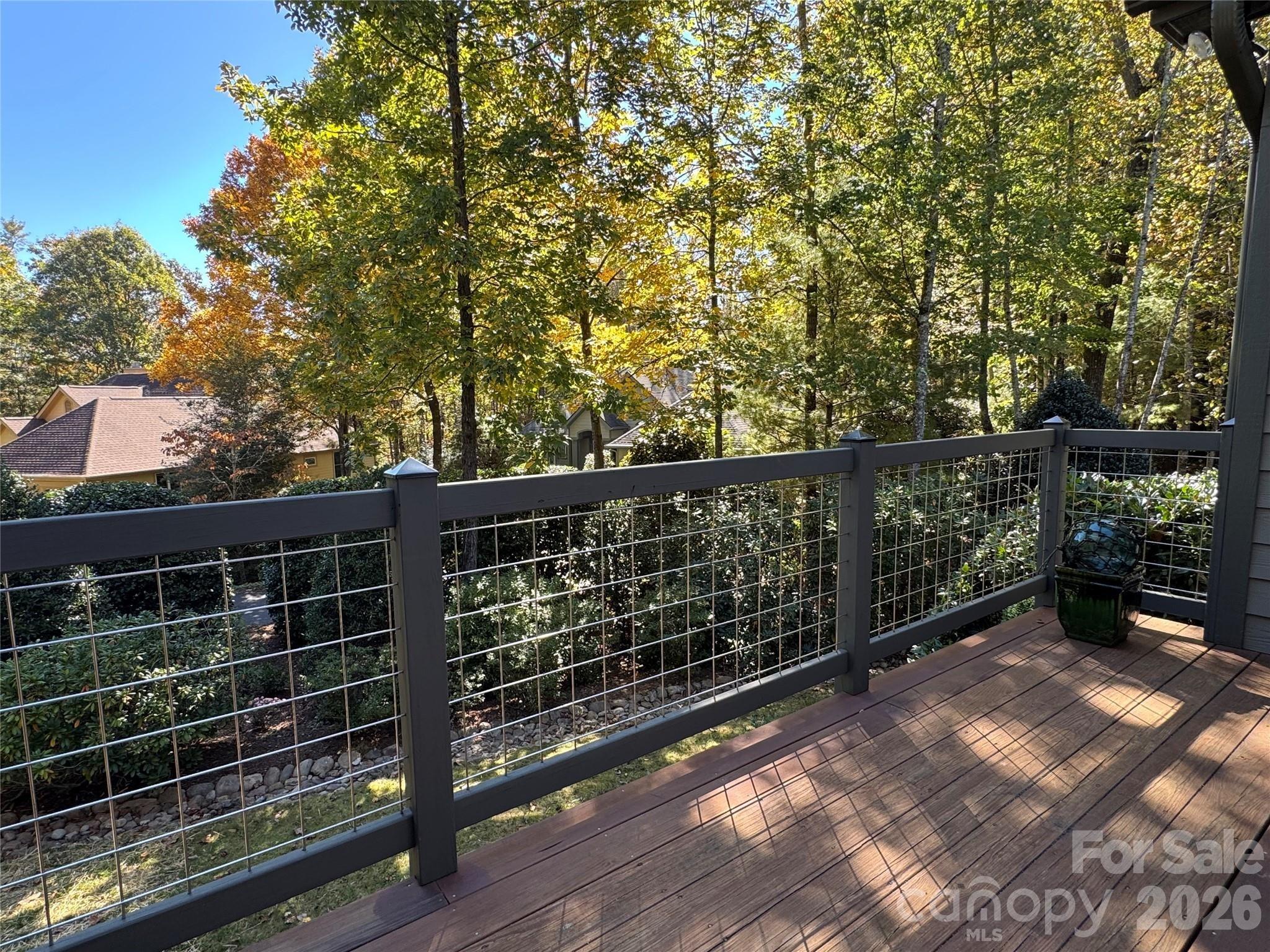 Dunroy Dr, Hendersonville, NC 28739