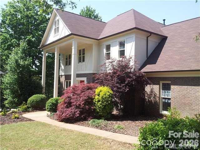 Willowglen Trl, Charlotte, NC 28215