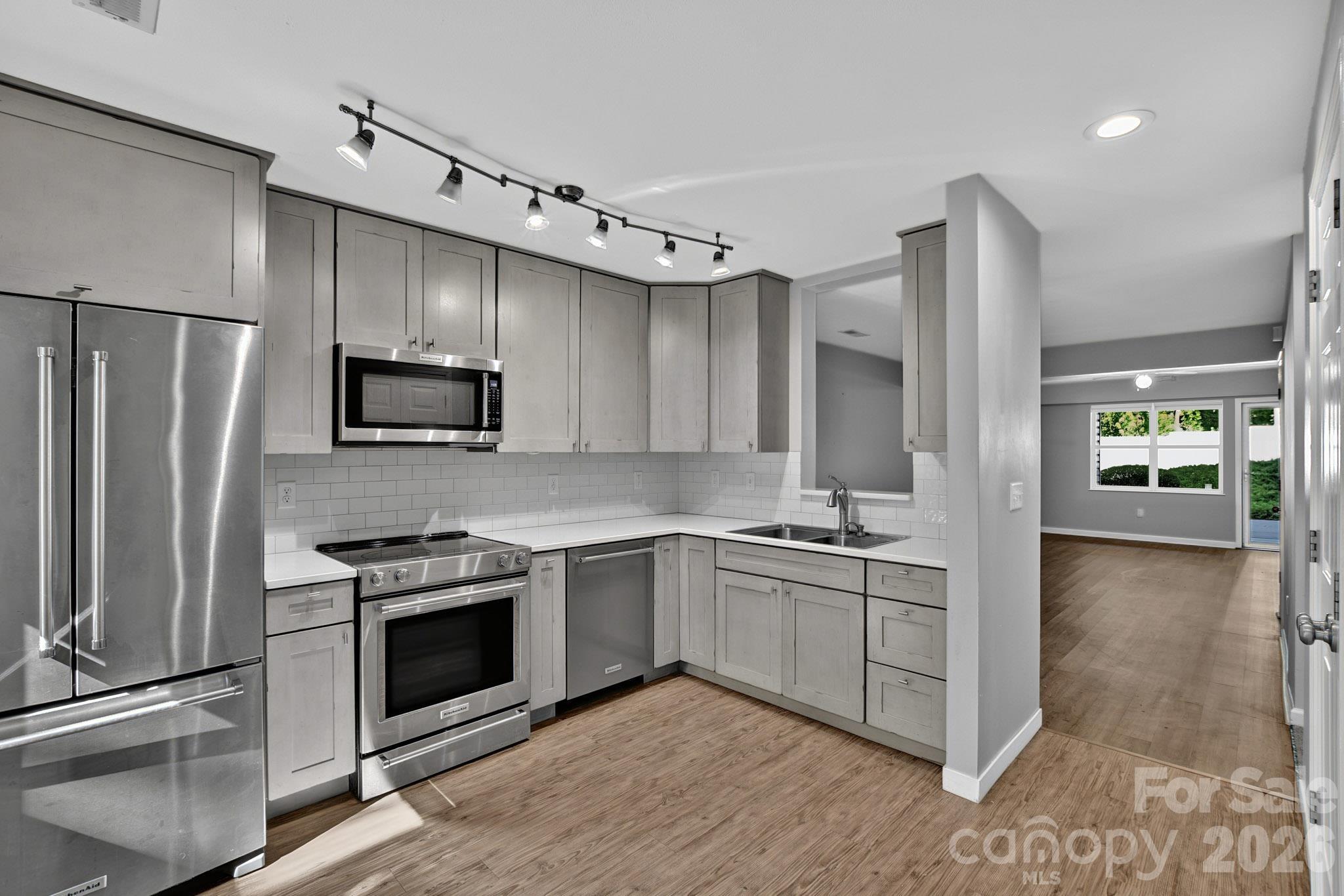 Carlyle Way, Asheville, NC 28803