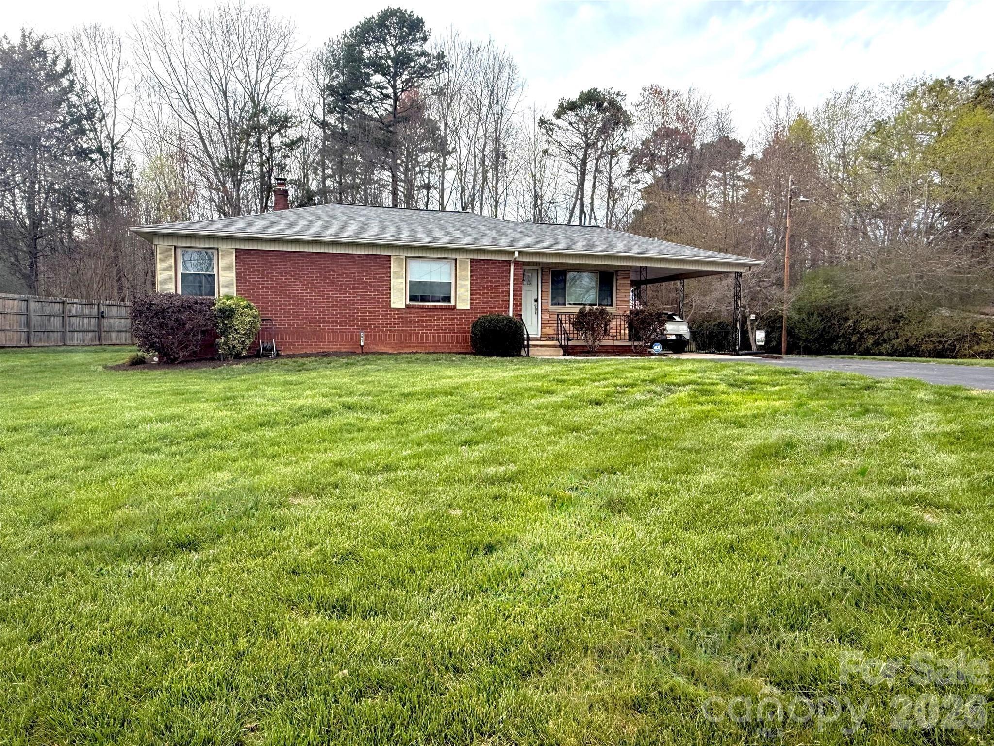 20th St Ne, Hickory, NC 28601