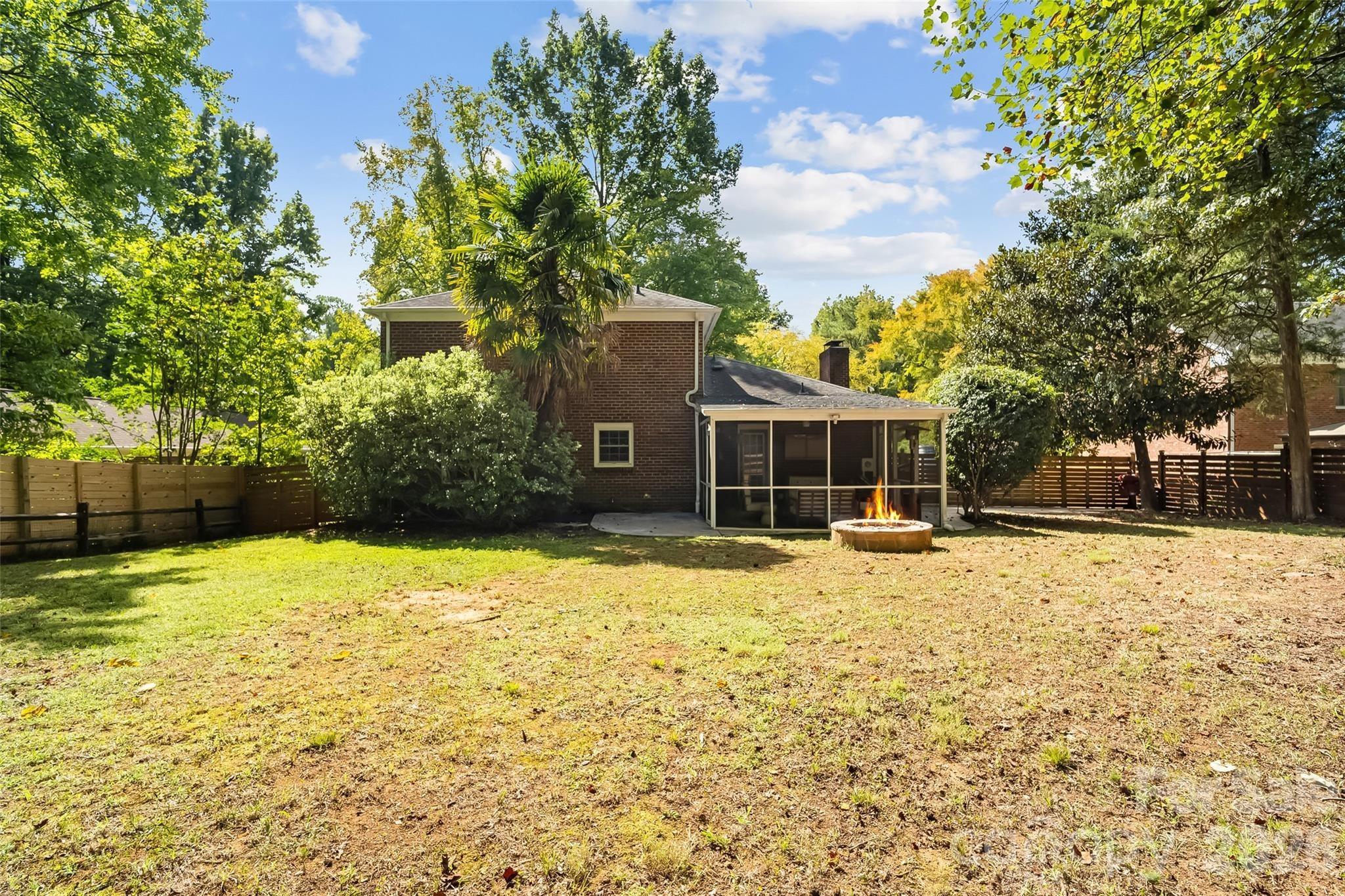 Hinson Dr, Matthews, NC 28105