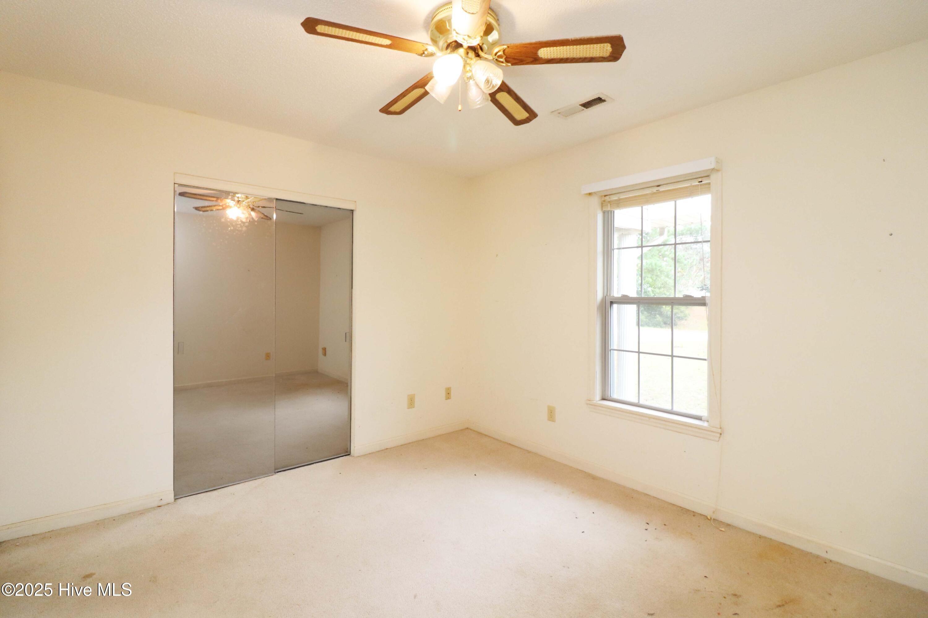 Turtle Ct, Newport, NC 28570