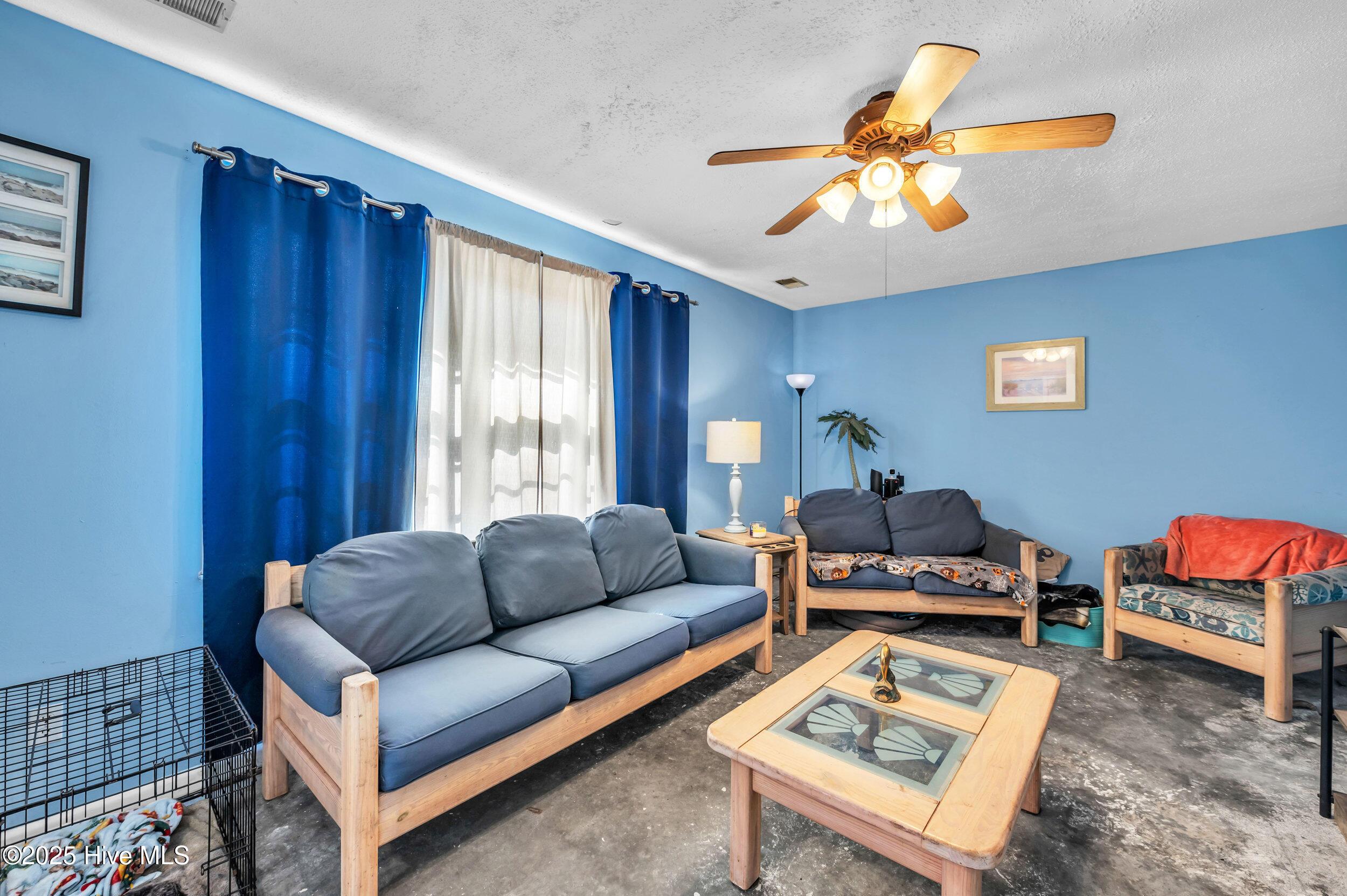 Wilderness Rd, Wilmington, NC 28412