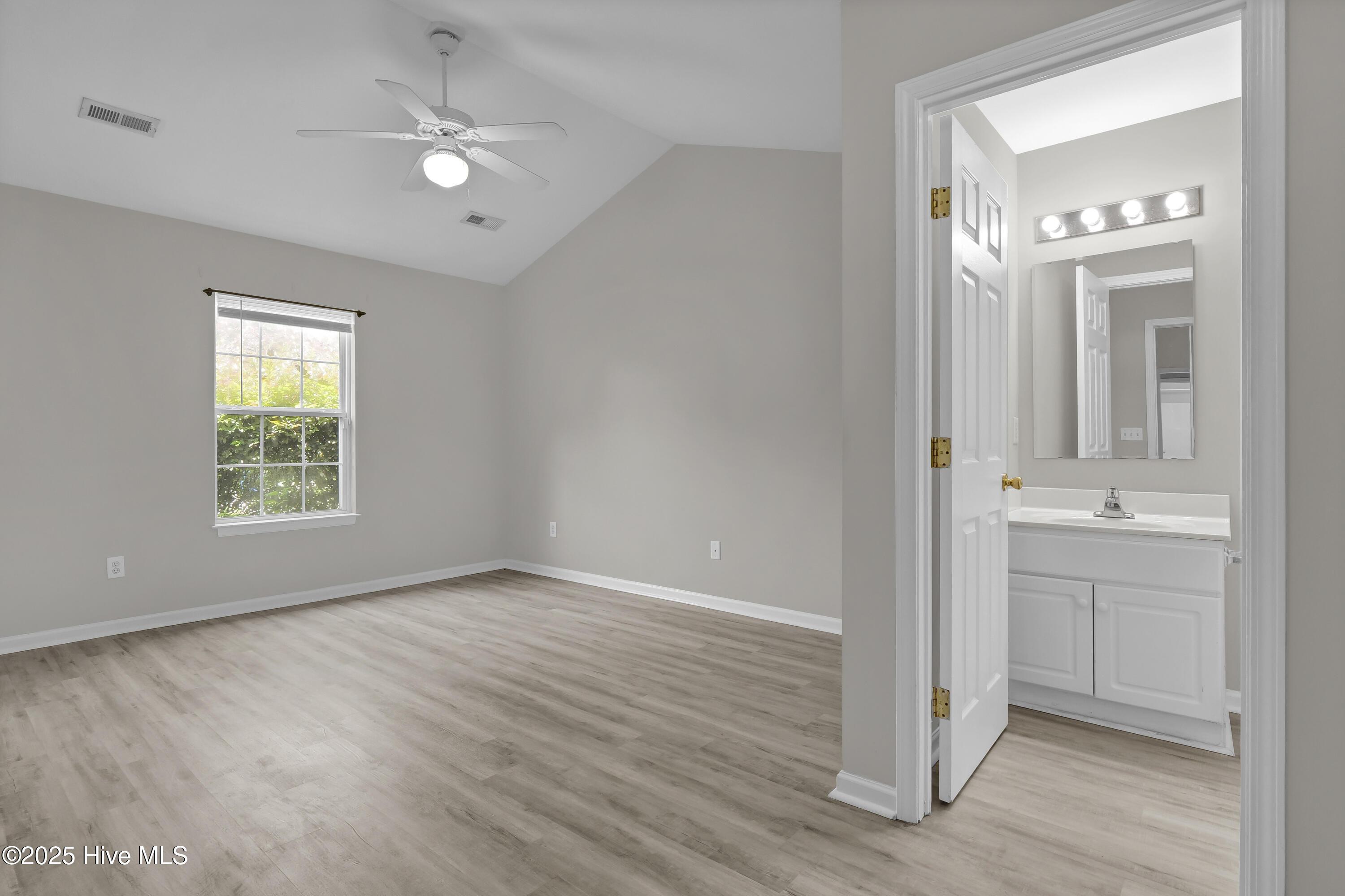 Tabor Ln, Wilmington, NC 28405
