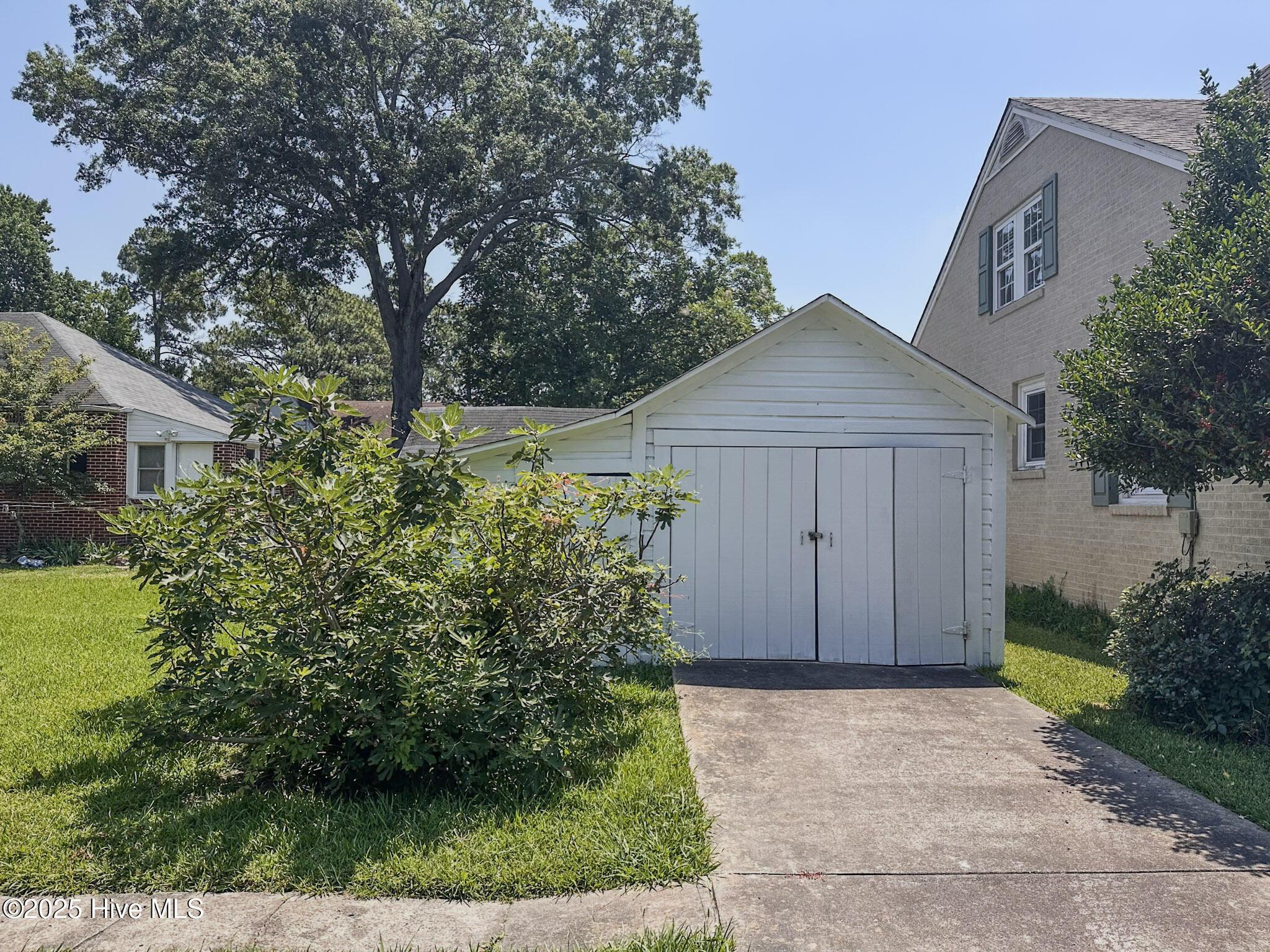 E 17th St, Lumberton, NC 28358