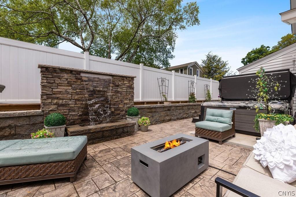W 5th St, Oswego, NY 13126